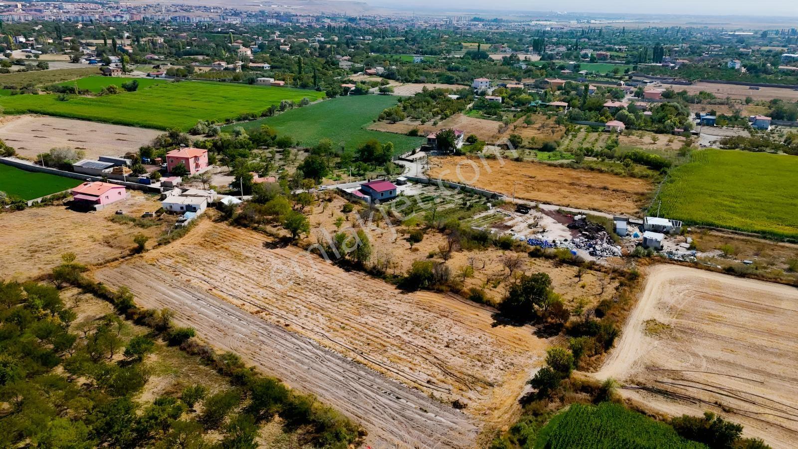 Emin Emlak Bor Bağdüz Satılık 4.6 Dönüm Kerpiç Ev Elma Bahçesi — fotoğraf 13