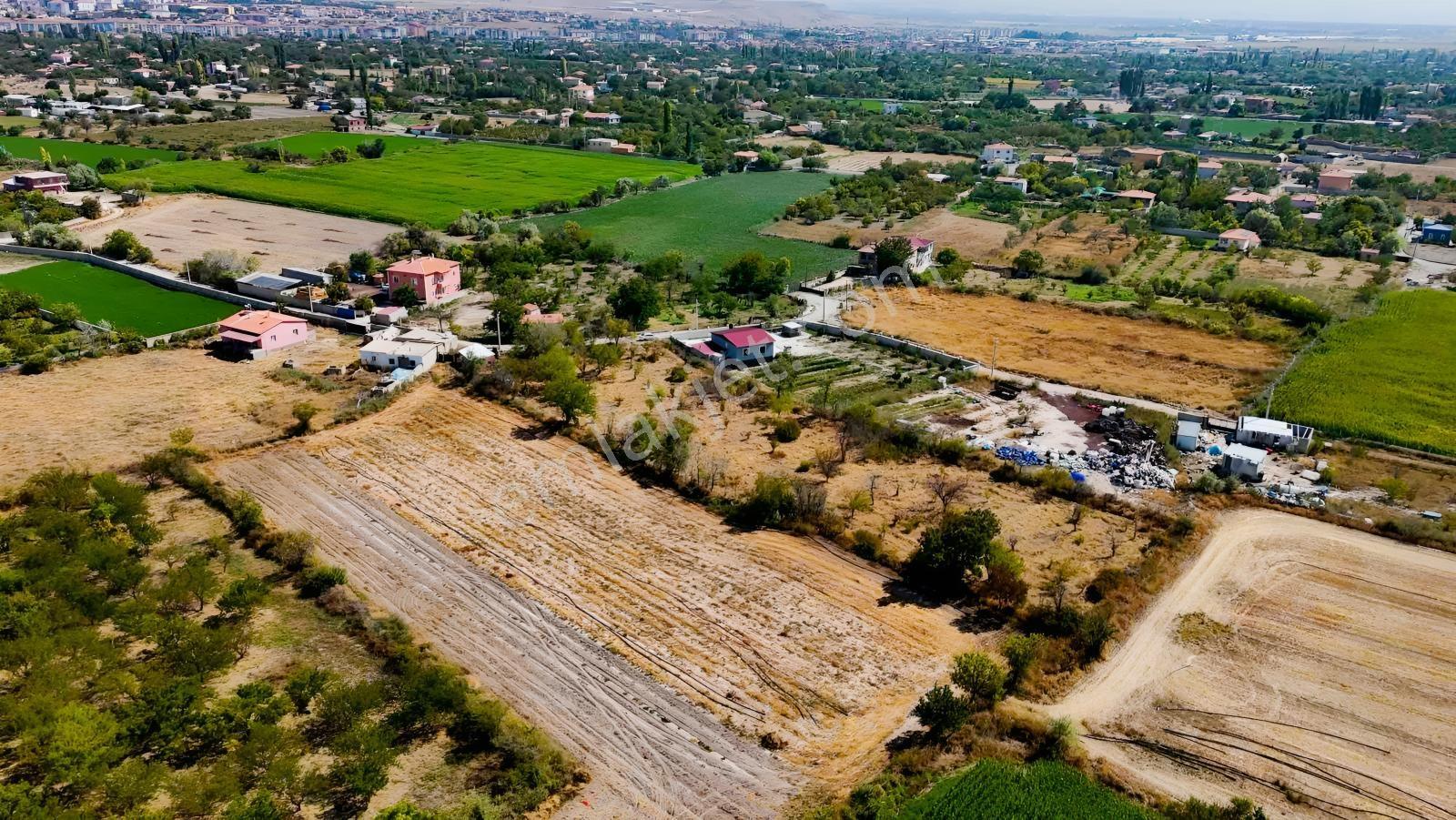 Emin Emlak Bor Bağdüz Satılık 4.6 Dönüm Kerpiç Ev Elma Bahçesi — fotoğraf 14