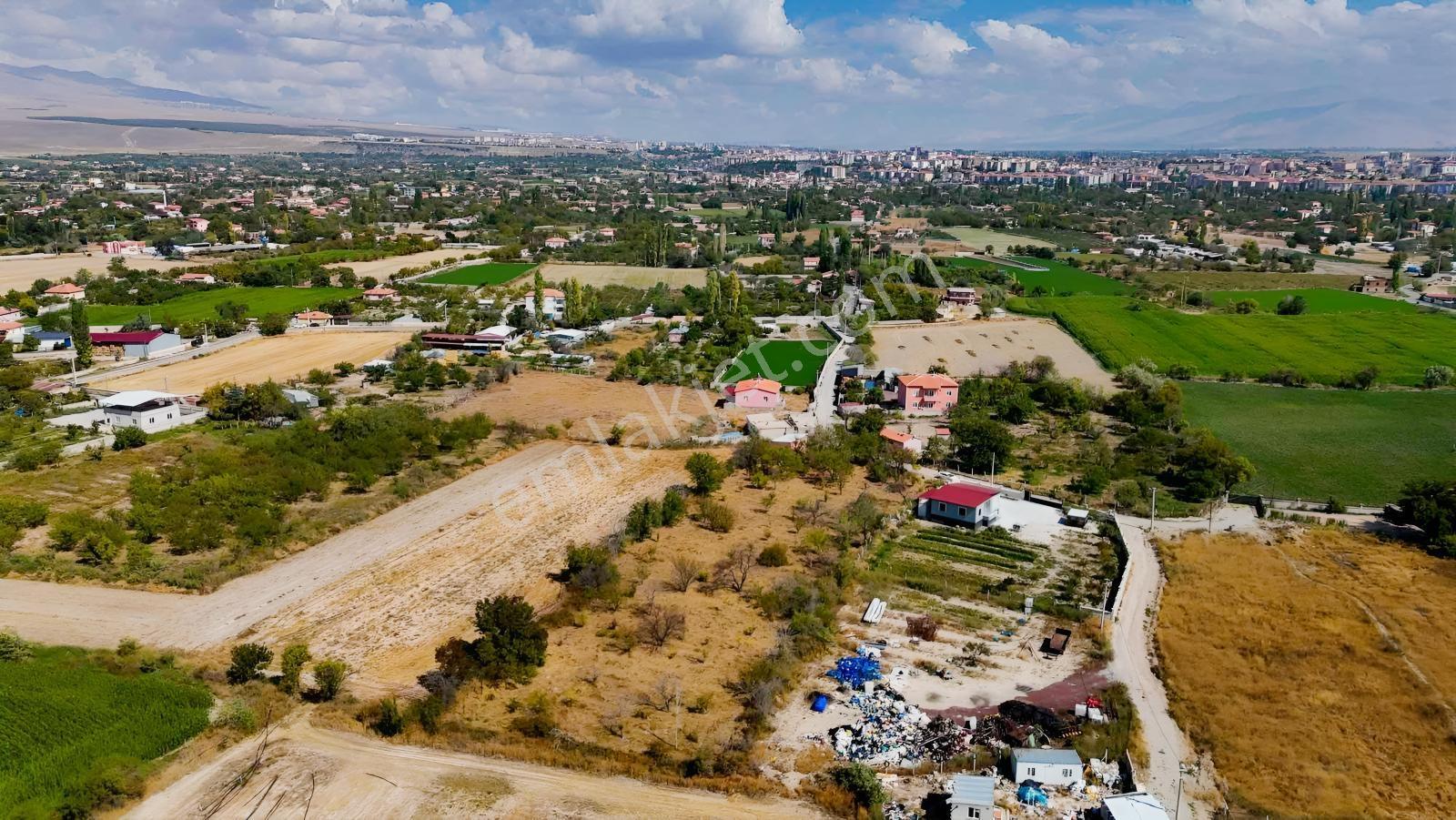 Emin Emlak Bor Bağdüz Satılık 4.6 Dönüm Kerpiç Ev Elma Bahçesi — fotoğraf 23