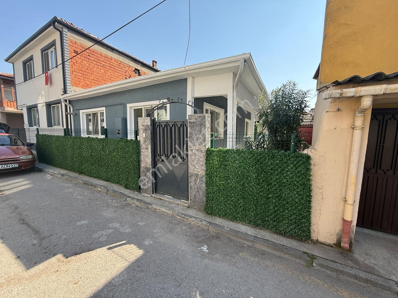 Adapazarı Yenigünde Bahçeli 2+1 Sıfır Müstakil Ev Arsası