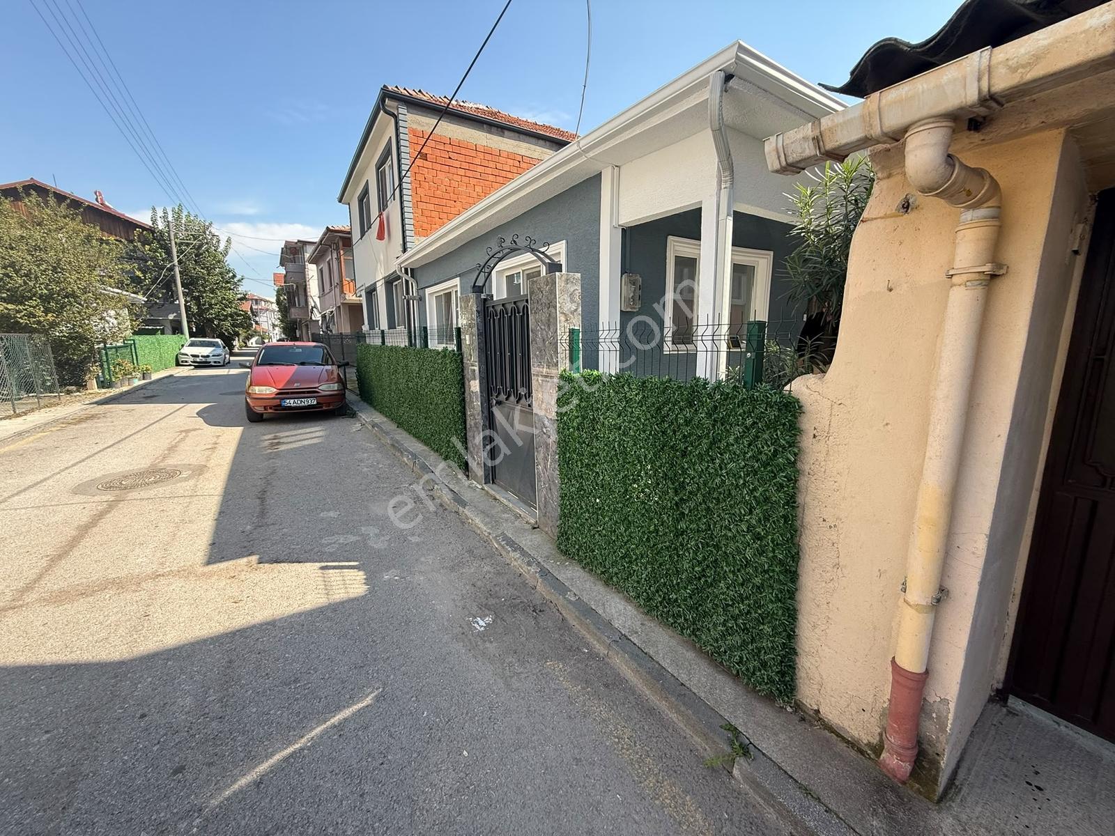 Adapazarı Yenigünde Bahçeli 2+1 Sıfır Müstakil Ev Arsası — fotoğraf 2