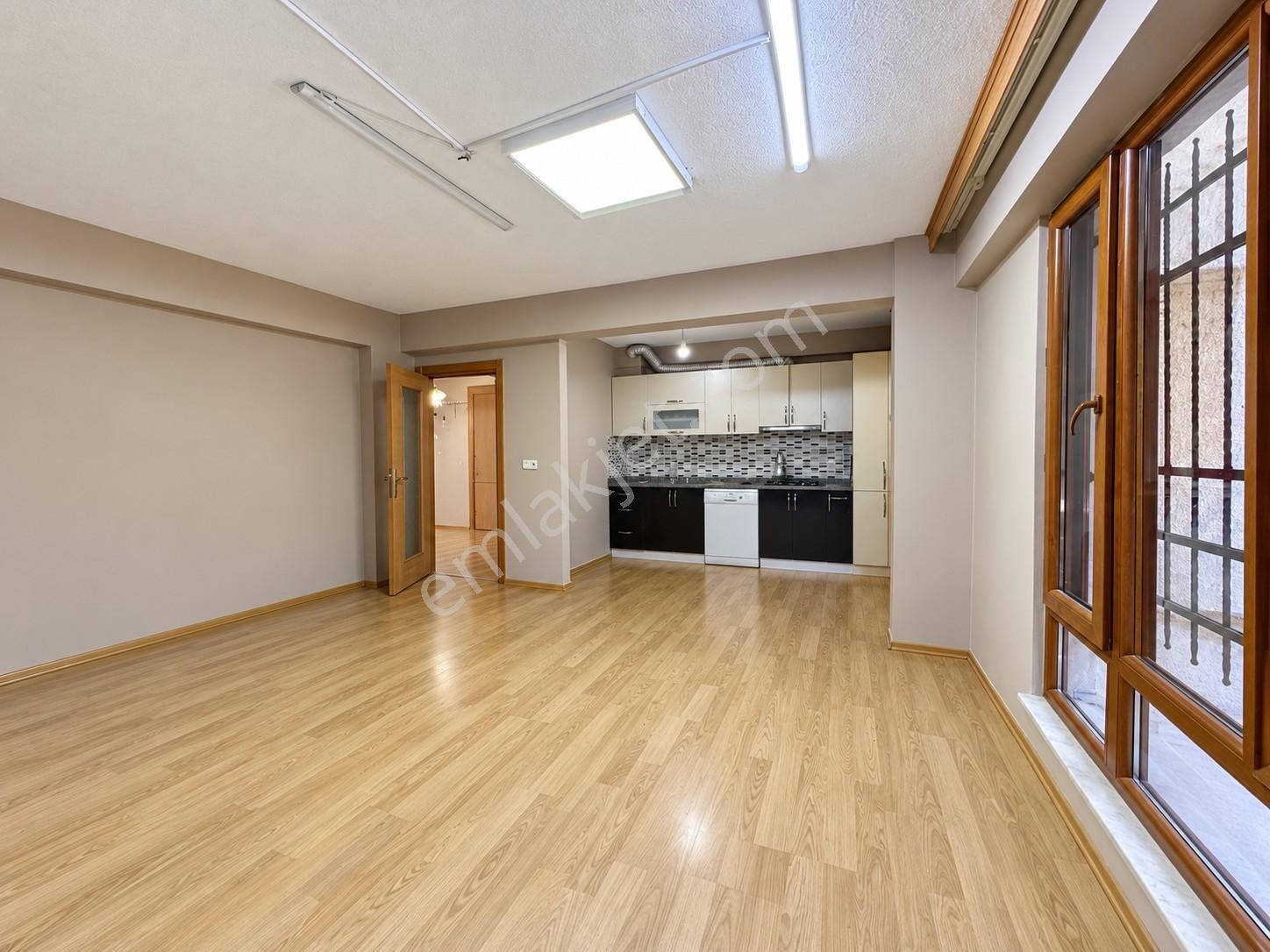 Kw Metsa'dan Cedidiye Mah. Bahçe Kullanımlı 3+1 Satılık Daire — fotoğraf 3