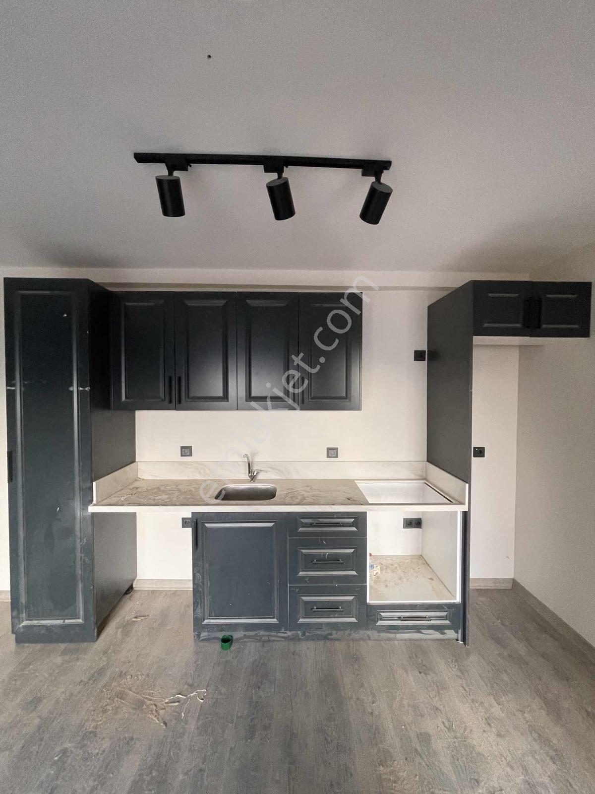 Erguvan Bulvarı Uzerı Azkatlı Yenı Bınada Lux Balkonlu — fotoğraf 2
