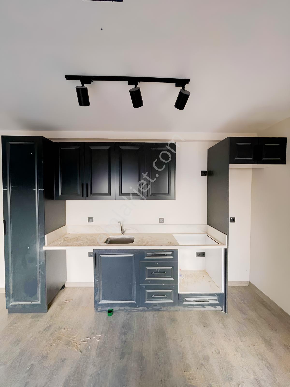 Erguvan Bulvarı Uzerı Azkatlı Yenı Bınada Lux Balkonlu — fotoğraf 3