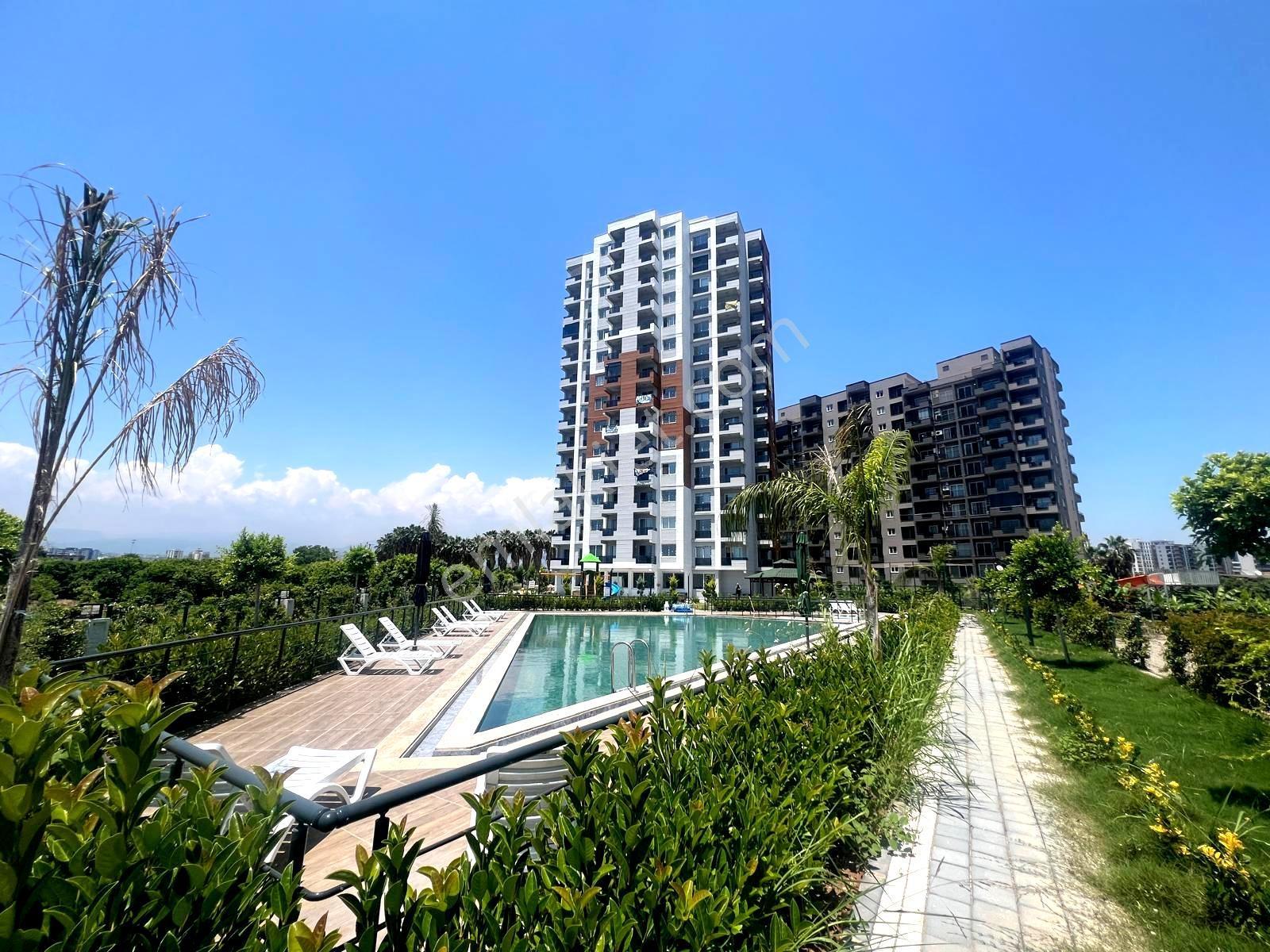 Remax Toros'Tan Çeşmeli'De Deniz Manzaralı Satılık 2+1