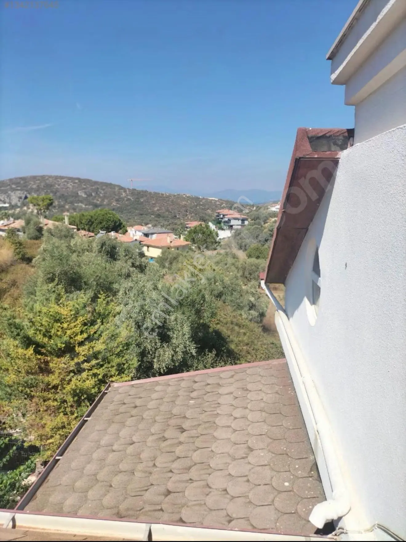 Kuşadası Bayraklıdere’De Havuzlu Sitede Eşyalı 3+1 Tripleks Villa