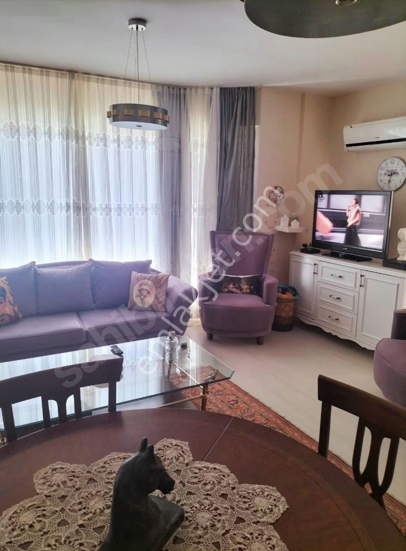 Kuşadası Bayraklıdere’de Havuzlu Sitede Eşyalı 3+1 Tripleks Villa — fotoğraf 4