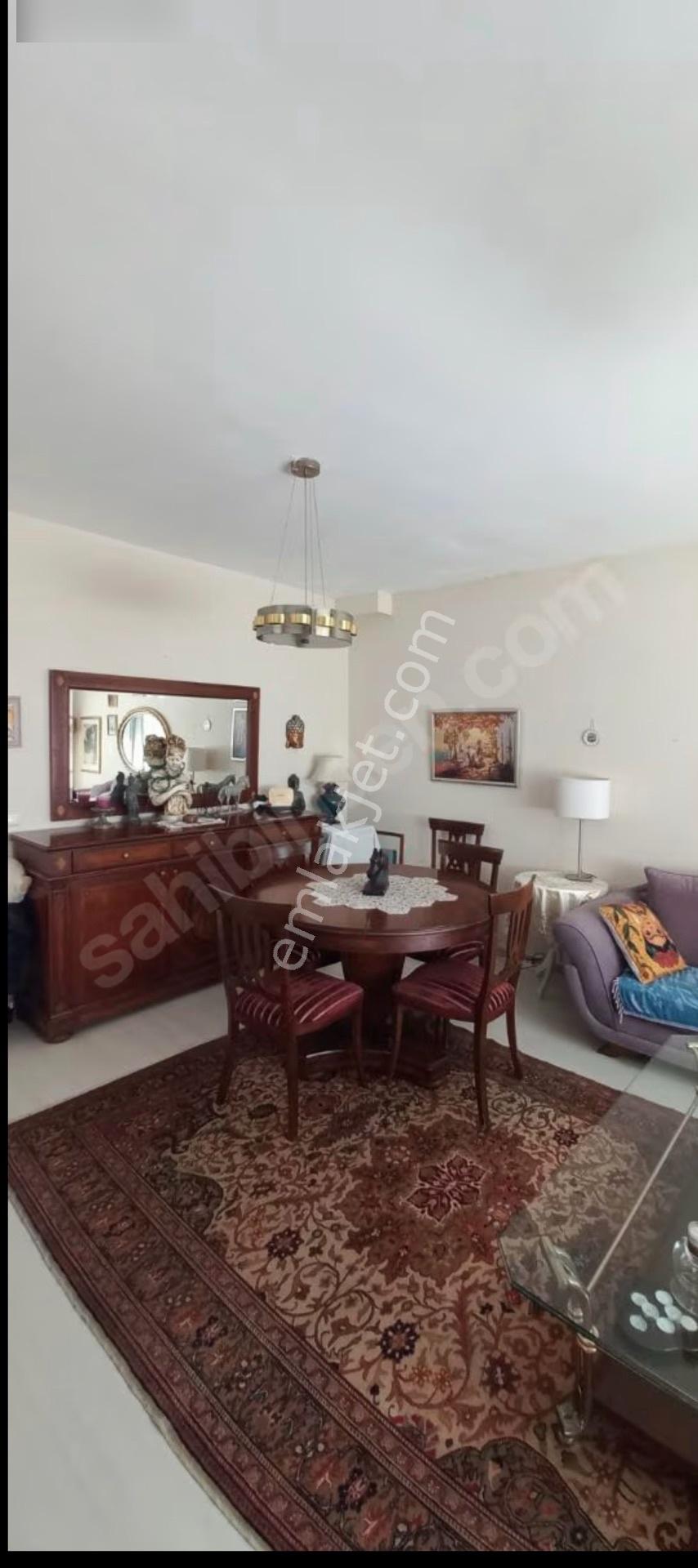 Kuşadası Bayraklıdere’de Havuzlu Sitede Eşyalı 3+1 Tripleks Villa — fotoğraf 6