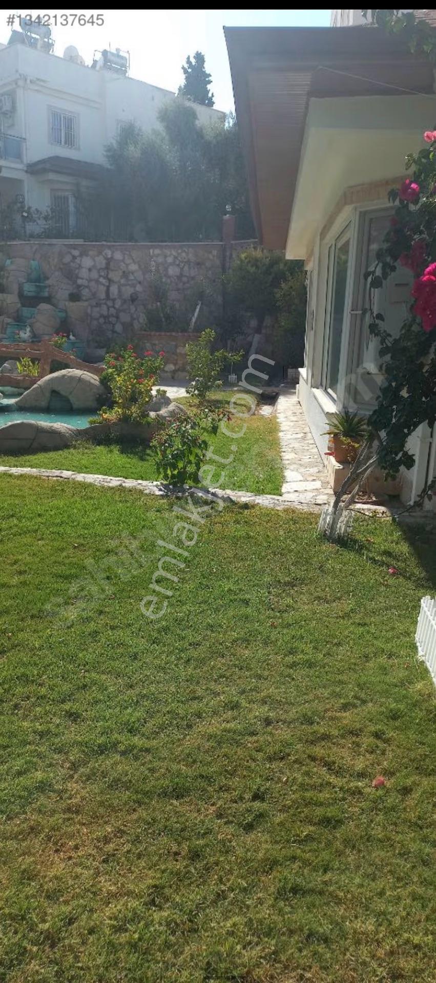 Kuşadası Bayraklıdere’de Havuzlu Sitede Eşyalı 3+1 Tripleks Villa — fotoğraf 14