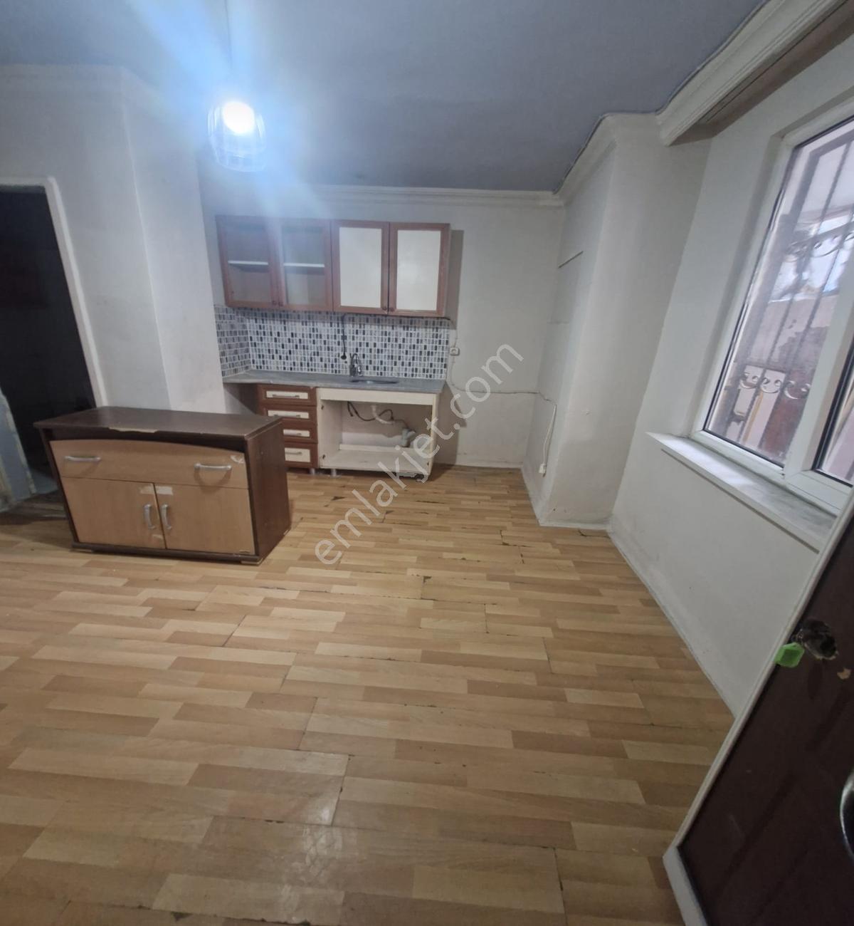 Merkez Gayrimenkulden Cihangirde 1+1 Avcıların En Kelepiri — fotoğraf 2