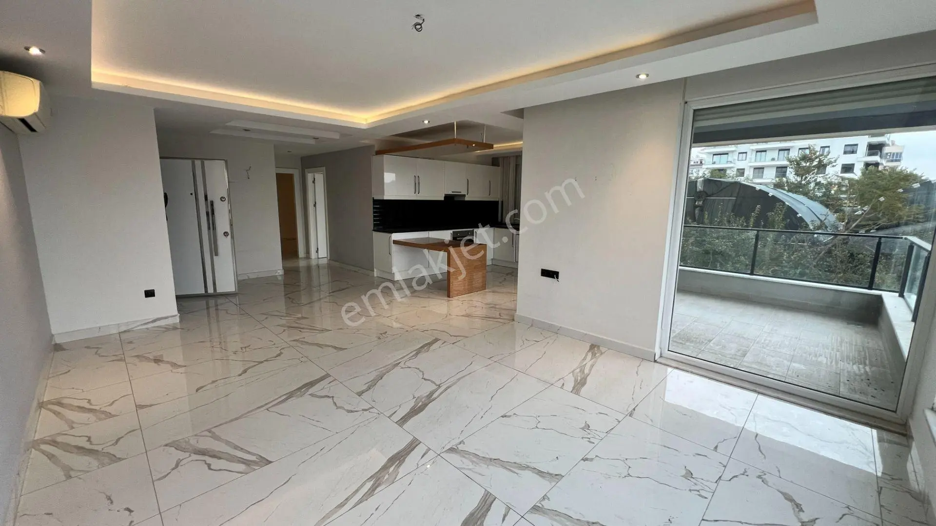 Alanya Kestel’de Denize Sıfır Deniz Manzaralı Beyaz Eşyalı 2+1 Satılık Daire — fotoğraf 3