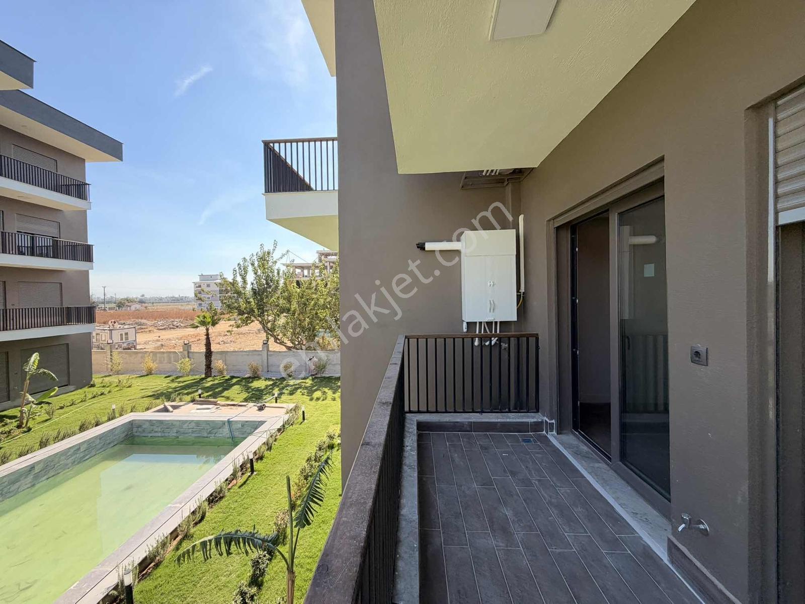 Uygan'Dan Yedi Eylül Mah. 50M² 1+1 Havuzlu Site Lüx Yaşam