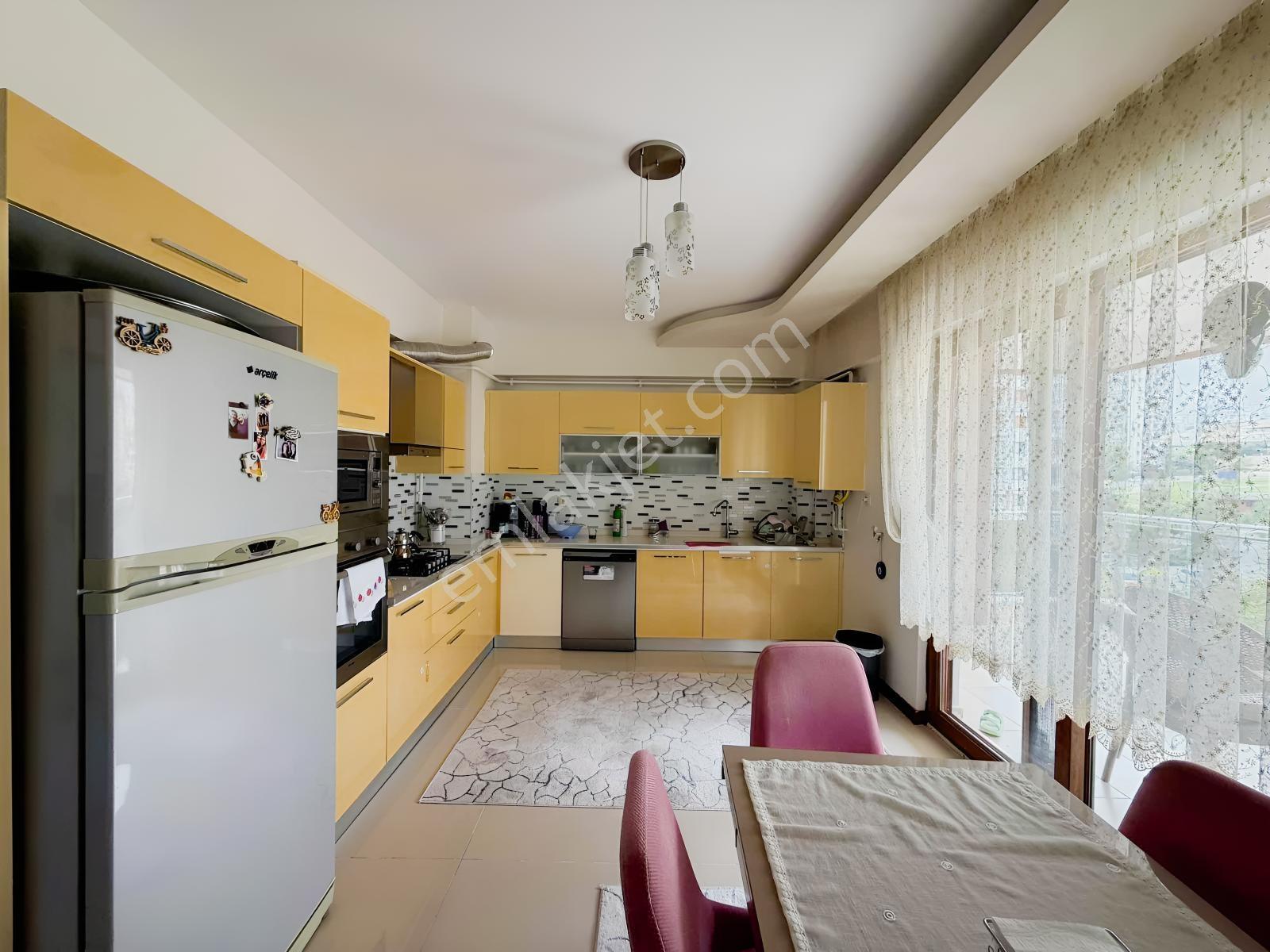Yusuf Karadağlıdan Tecdede Acil Satılık Site İçi 3+1 — fotoğraf 10