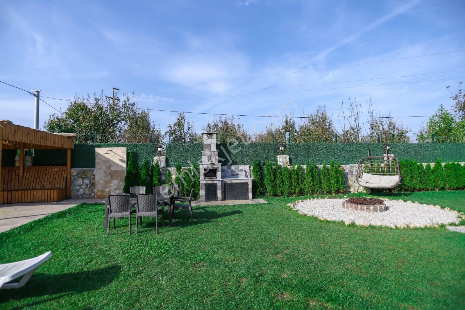 Sapanca'da 750 M2 İçinde Full Eşyalı Havuzlu 4,5+1 Lüx Villa — fotoğraf 10