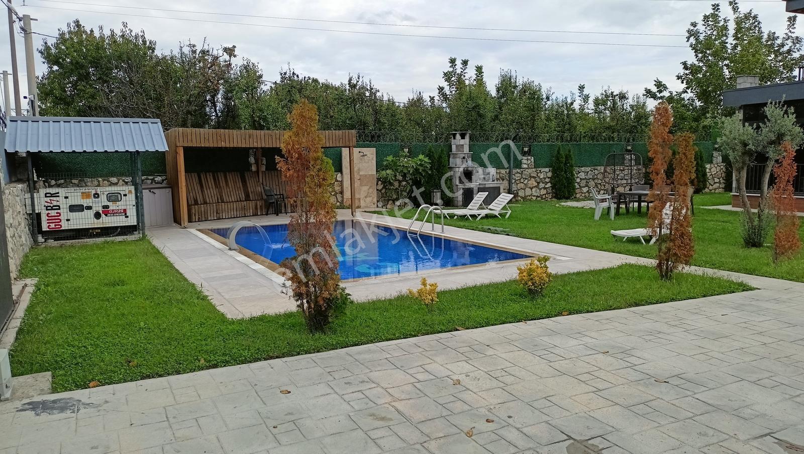 Sapanca'da 750 M2 İçinde Full Eşyalı Havuzlu 4,5+1 Lüx Villa — fotoğraf 13