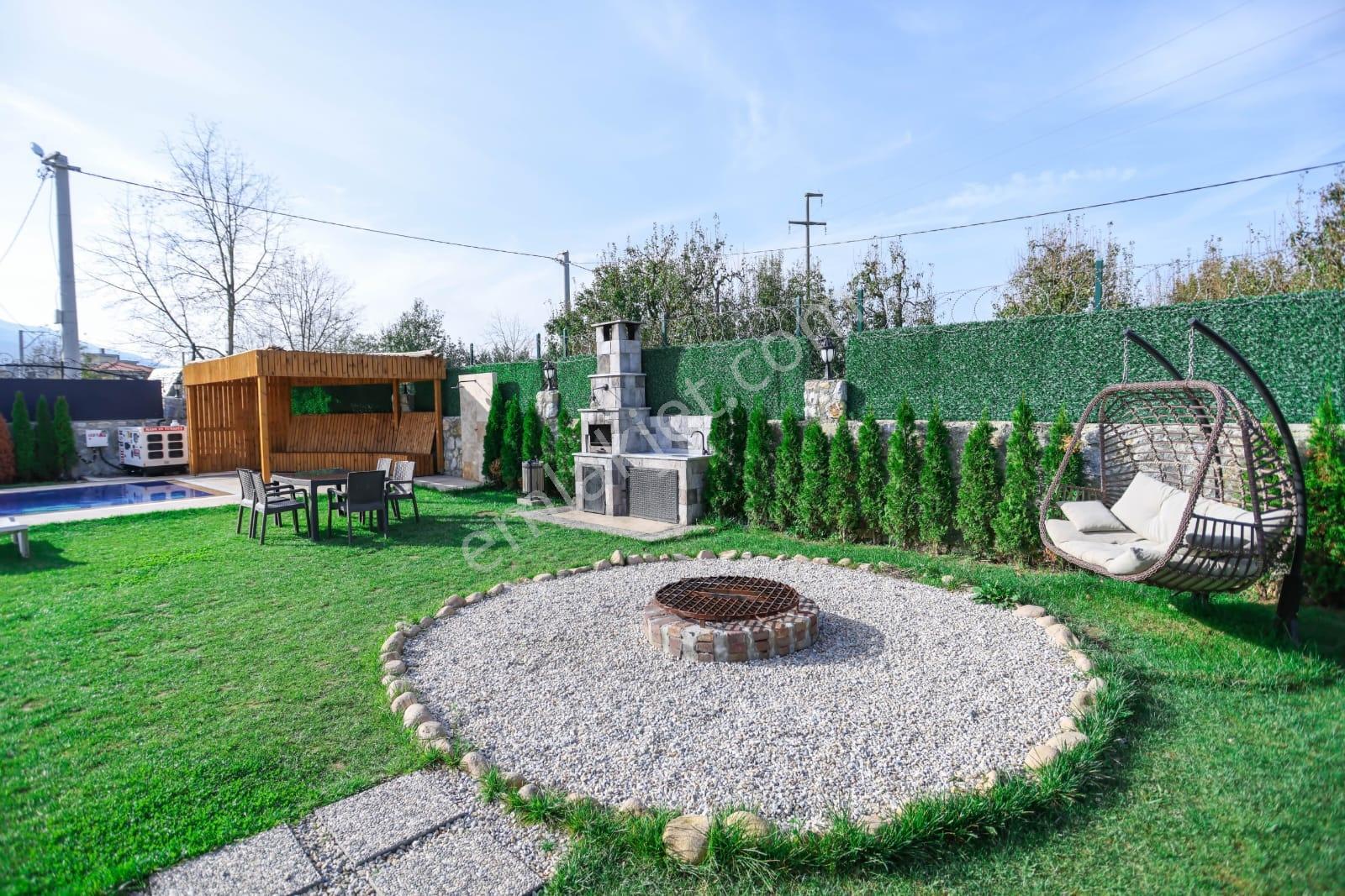 Sapanca'da 750 M2 İçinde Full Eşyalı Havuzlu 4,5+1 Lüx Villa — fotoğraf 17