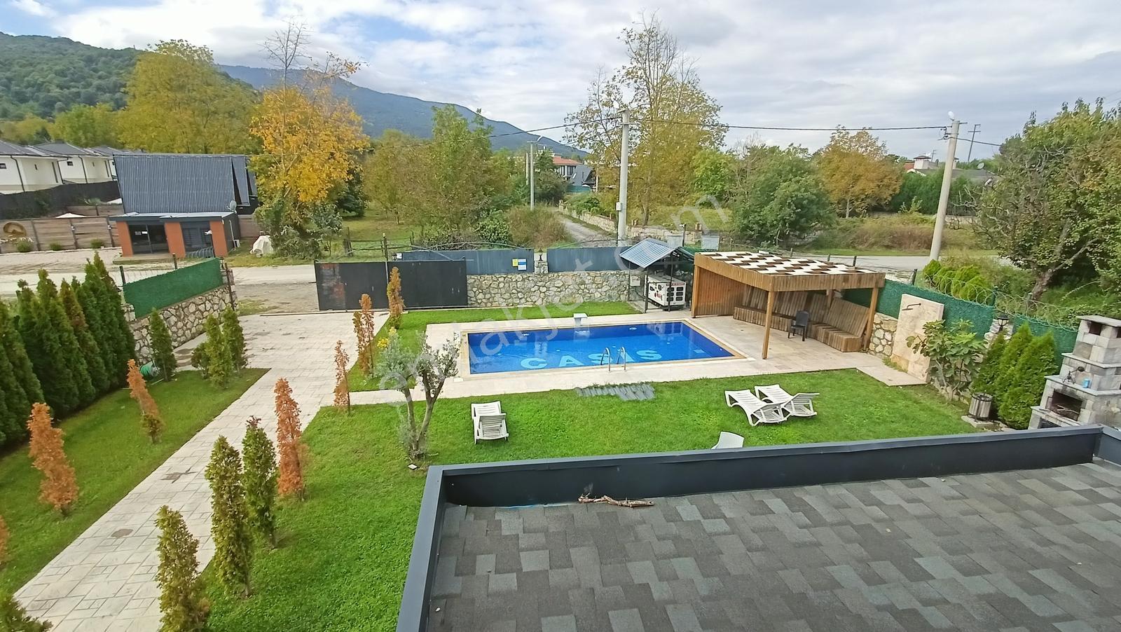 Sapanca'da 750 M2 İçinde Full Eşyalı Havuzlu 4,5+1 Lüx Villa — fotoğraf 19