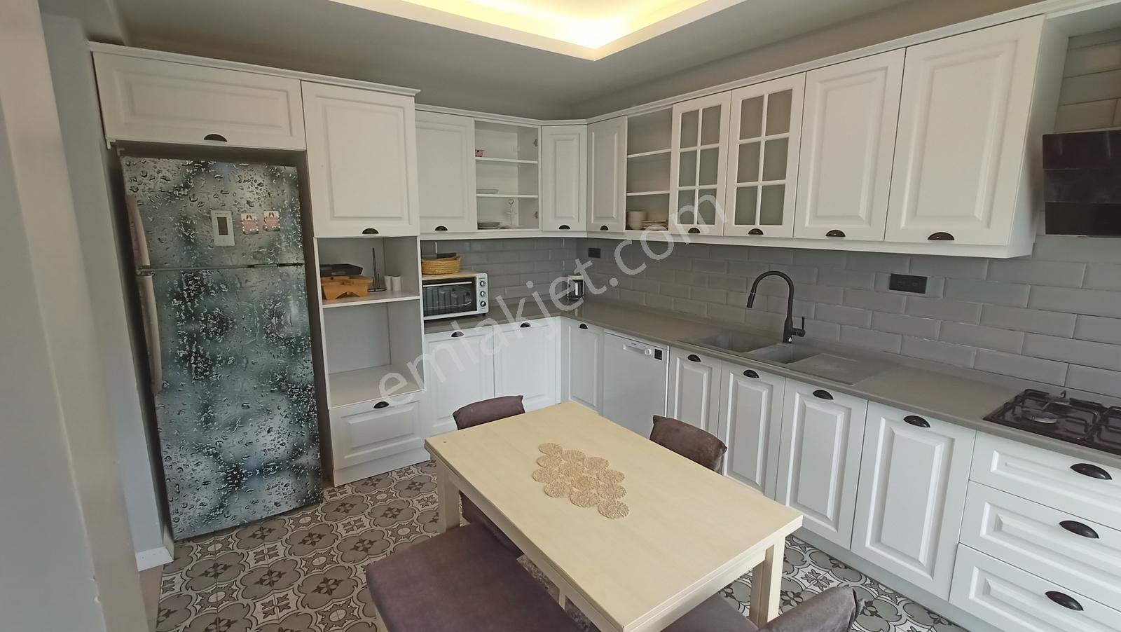 Sapanca'da 750 M2 İçinde Full Eşyalı Havuzlu 4,5+1 Lüx Villa — fotoğraf 25