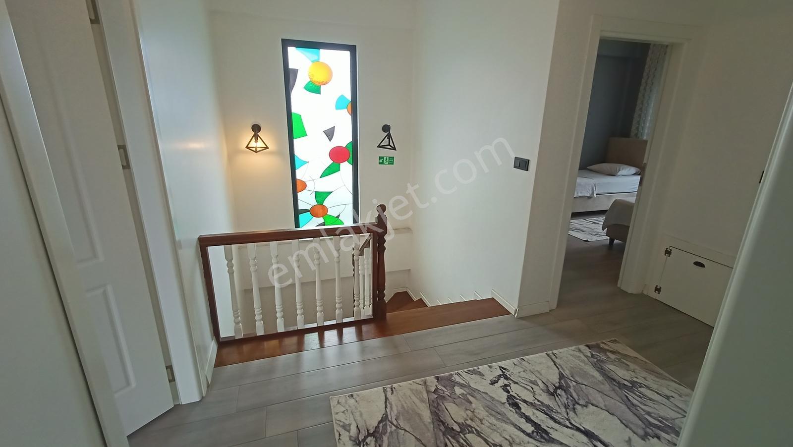 Sapanca'da 750 M2 İçinde Full Eşyalı Havuzlu 4,5+1 Lüx Villa — fotoğraf 31