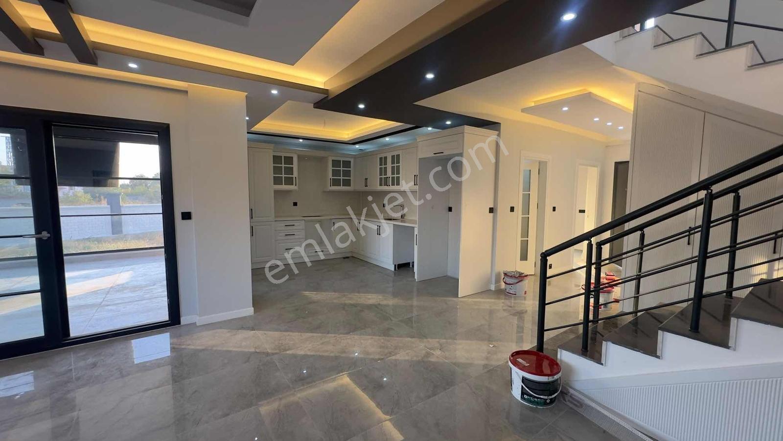 Emin Emlak Bor Sırasöğütler 225m2 4.5+1 Dolapsız Müstakıl Villa — fotoğraf 2