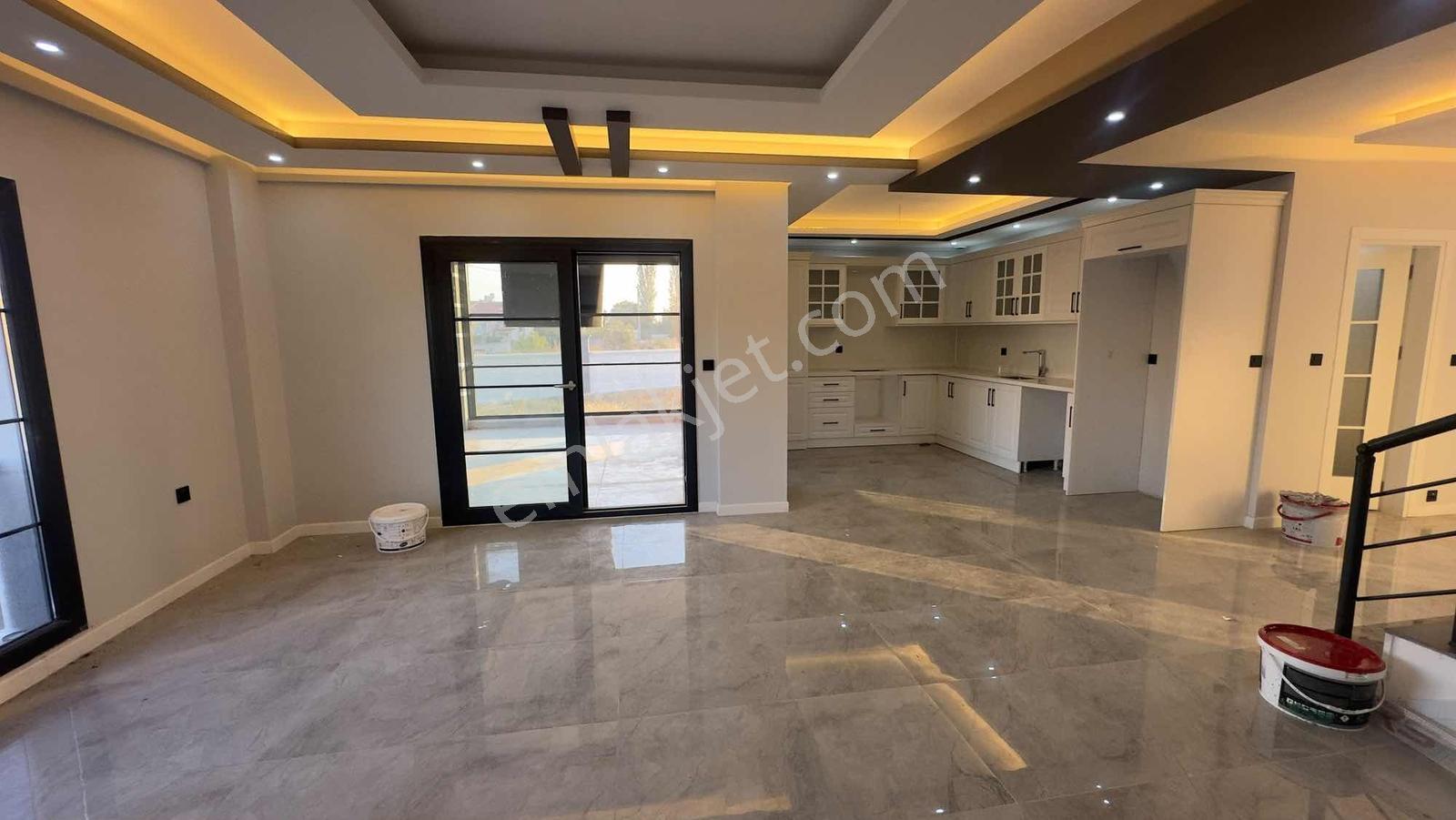 Emin Emlak Bor Sırasöğütler 225m2 4.5+1 Dolapsız Müstakıl Villa — fotoğraf 6