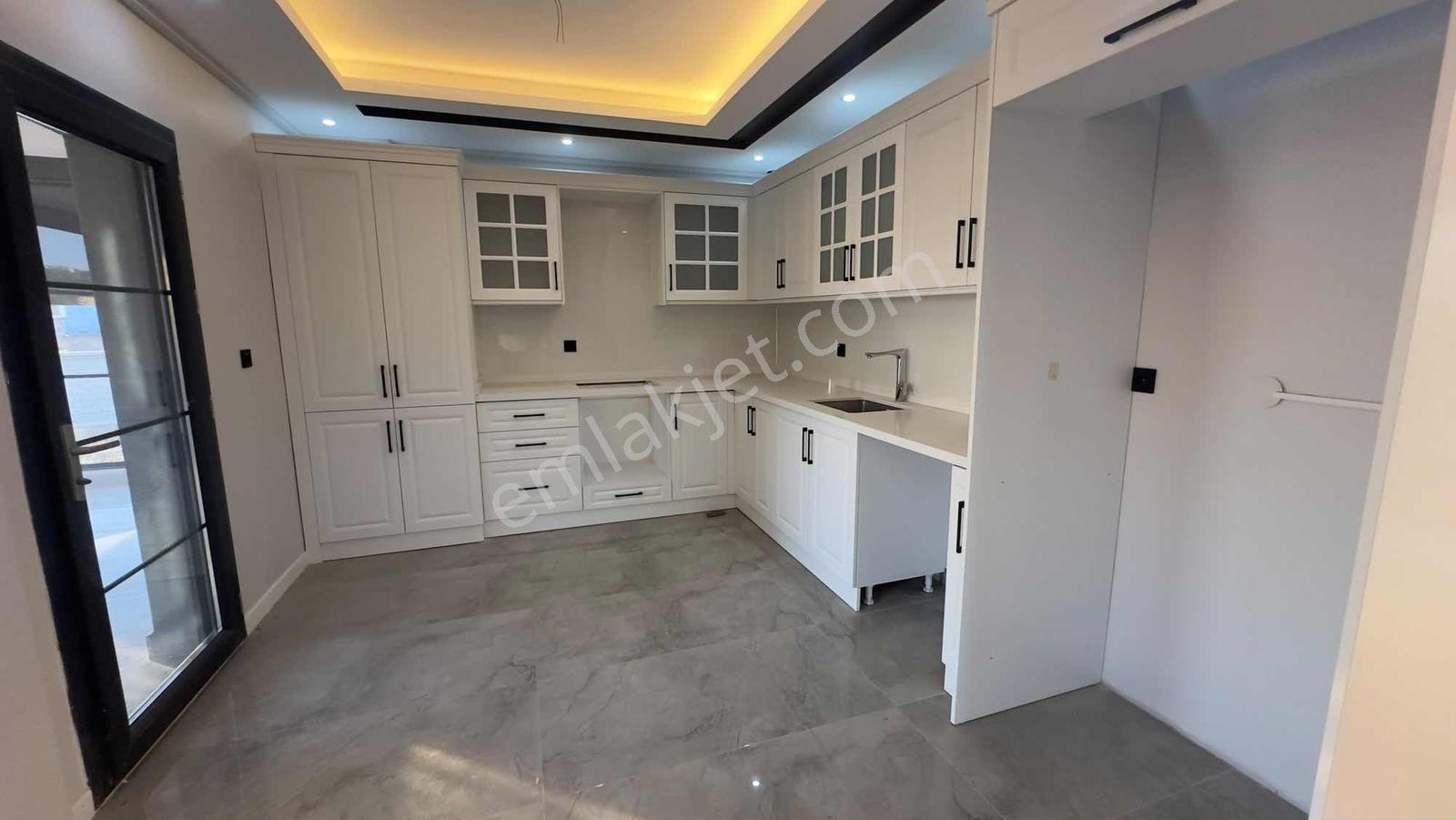 Emin Emlak Bor Sırasöğütler 225m2 4.5+1 Dolapsız Müstakıl Villa — fotoğraf 14
