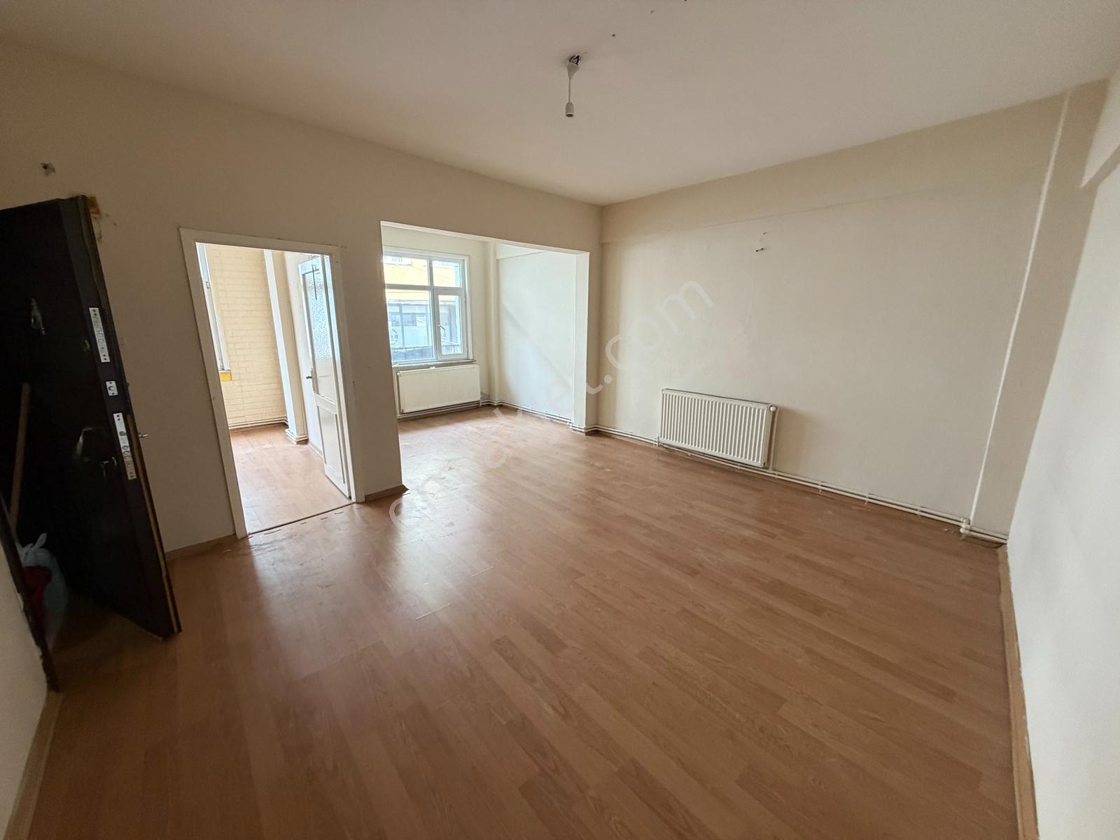 Şemsipaşada 2+1 | 90 M² Net | 2 Balkon | 1.kat | Kat Mülkiyetli — fotoğraf 2