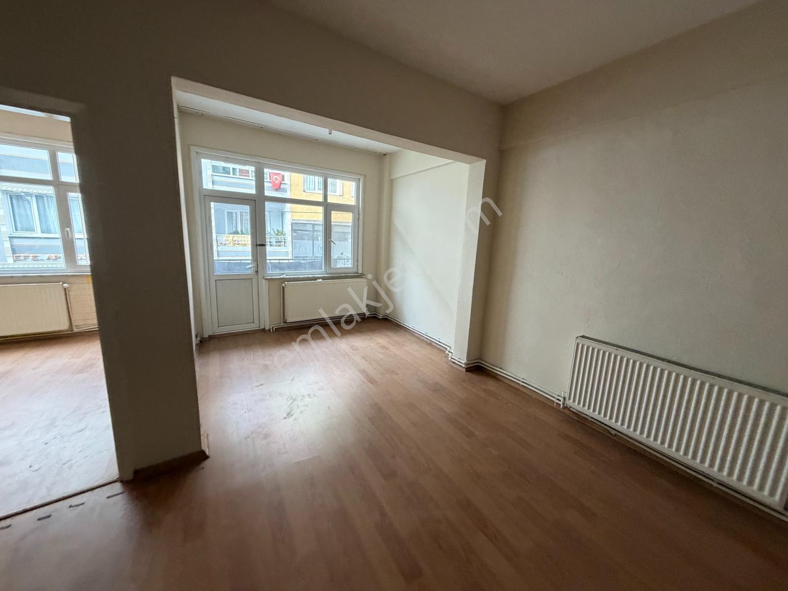 Şemsipaşada 2+1 | 90 M² Net | 2 Balkon | 1.kat | Kat Mülkiyetli — fotoğraf 3