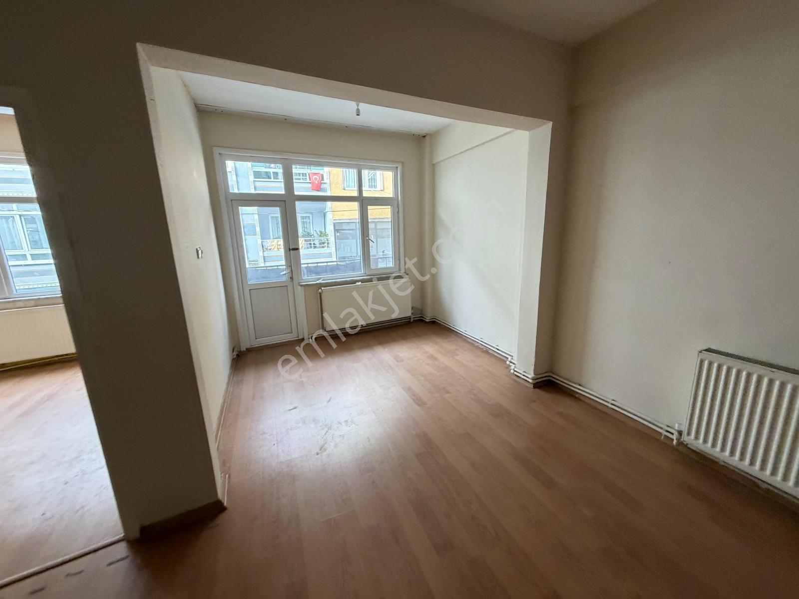Şemsipaşada 2+1 | 90 M² Net | 2 Balkon | 1.kat | Kat Mülkiyetli — fotoğraf 4
