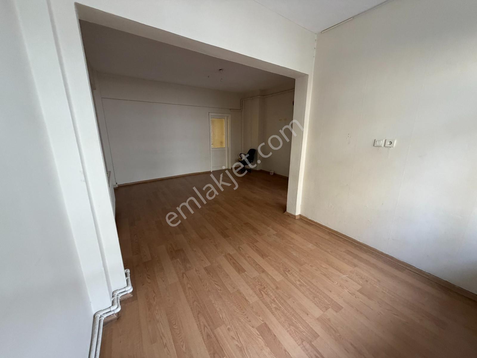 Şemsipaşada 2+1 | 90 M² Net | 2 Balkon | 1.kat | Kat Mülkiyetli — fotoğraf 9