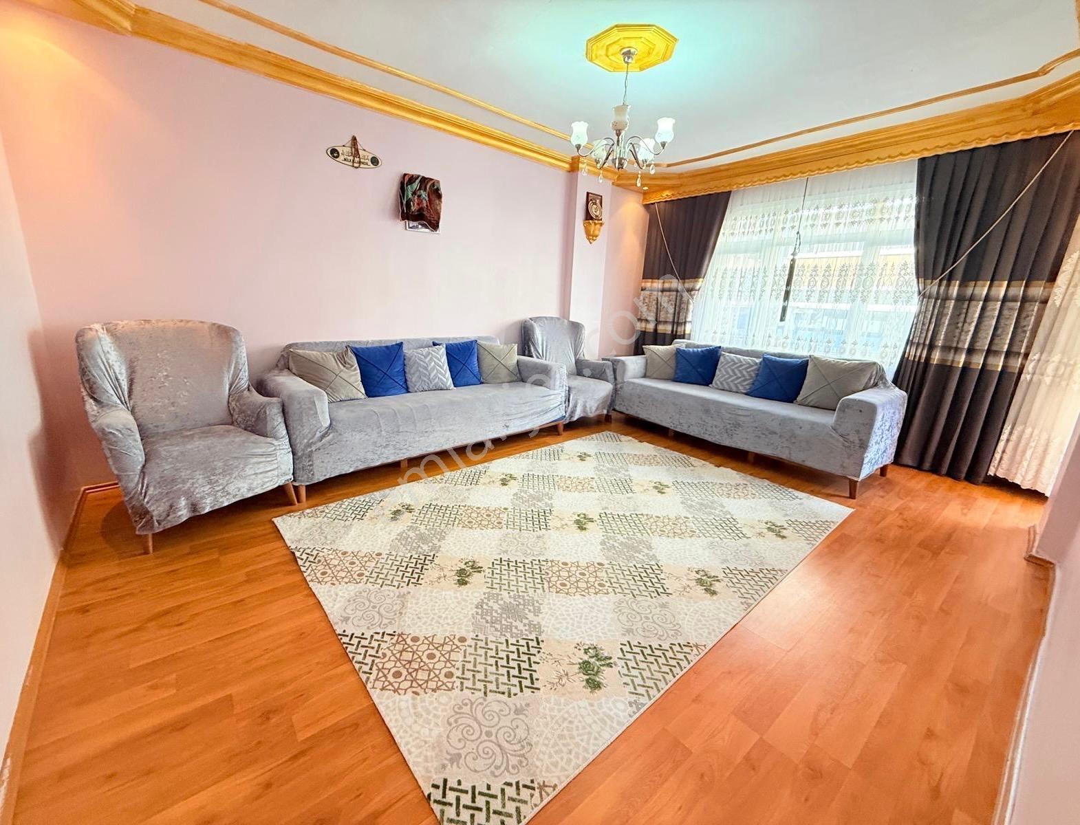 Köprü Emlak'Tan Zübeyde Hanım Mah Satılık 3+1 120 M2 Ara Kat