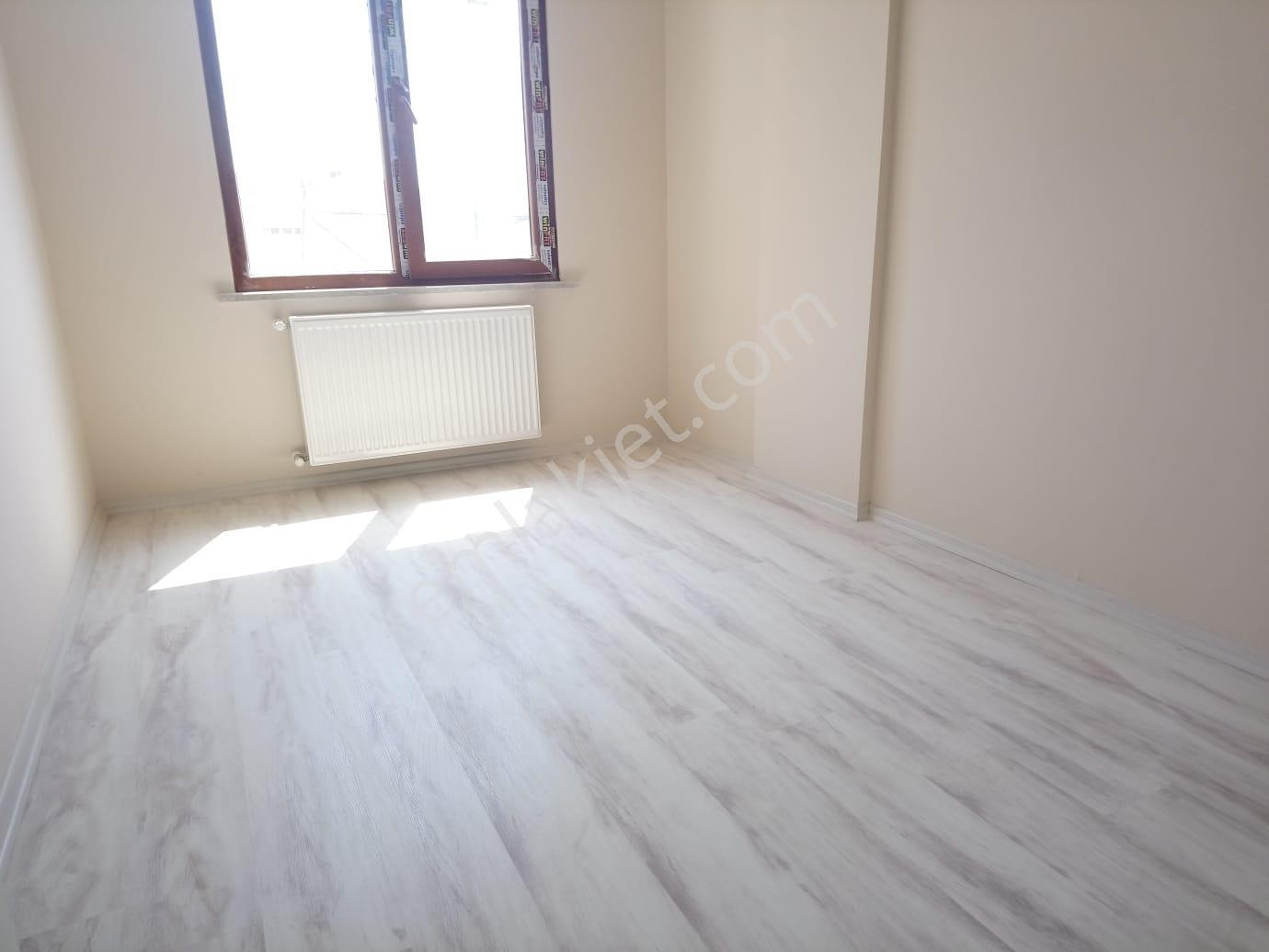 Satılık Geniş Ara Kat Daire — fotoğraf 3
