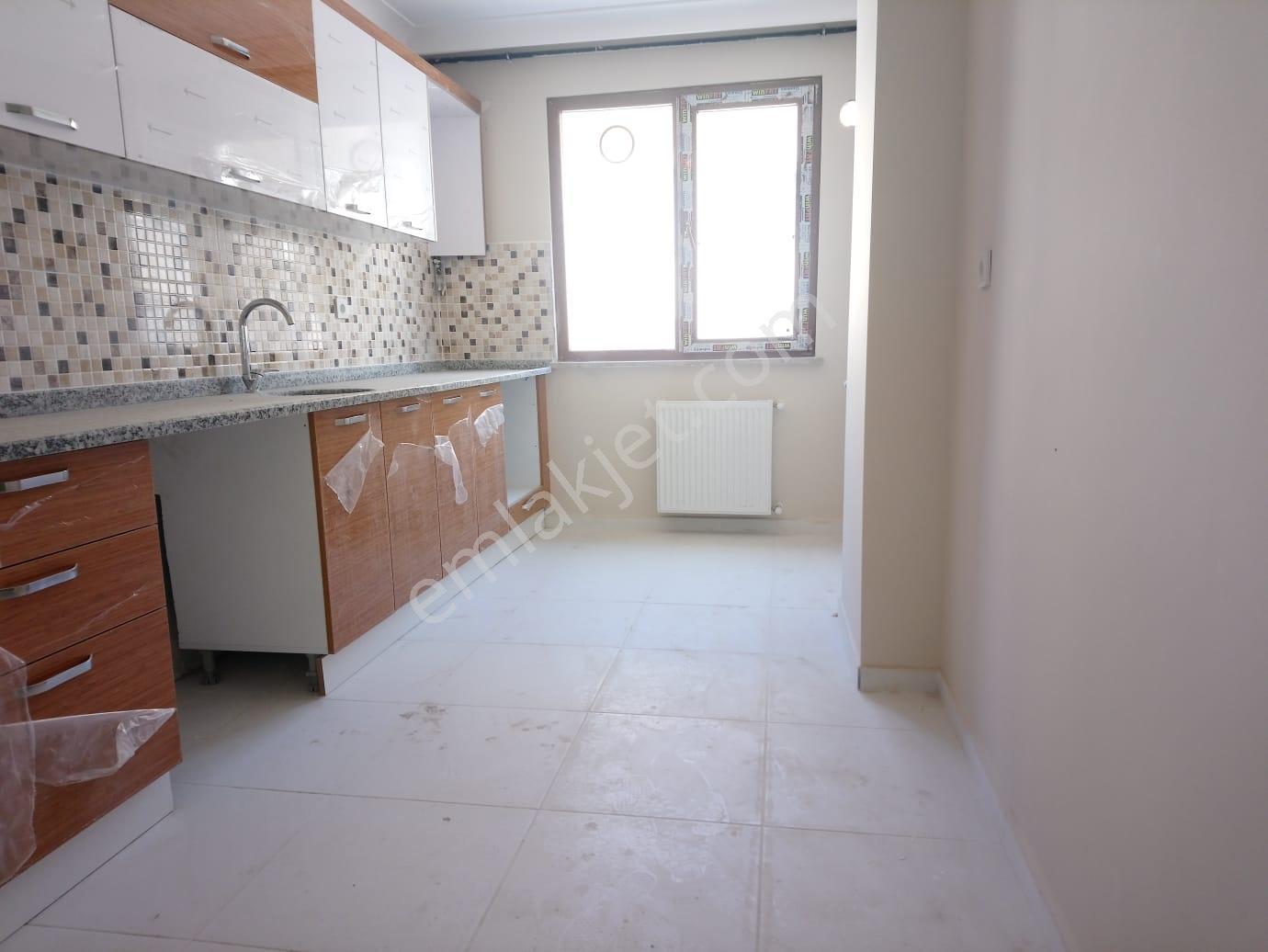 Satılık Geniş Ara Kat Daire — fotoğraf 5