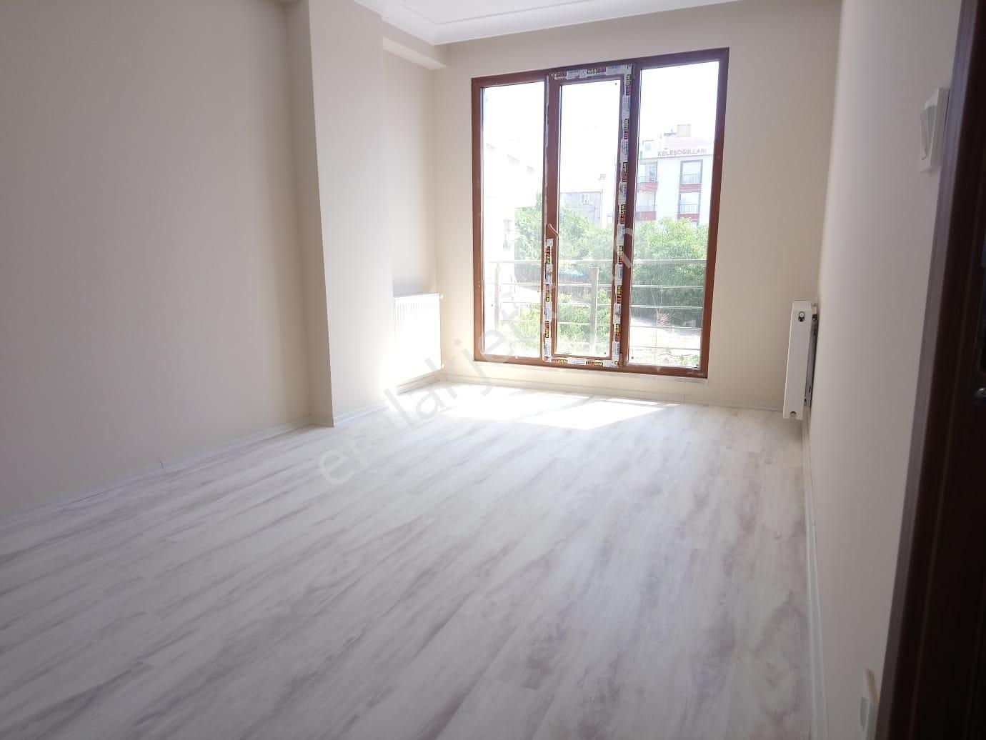 Satılık Geniş Ara Kat Daire — fotoğraf 9