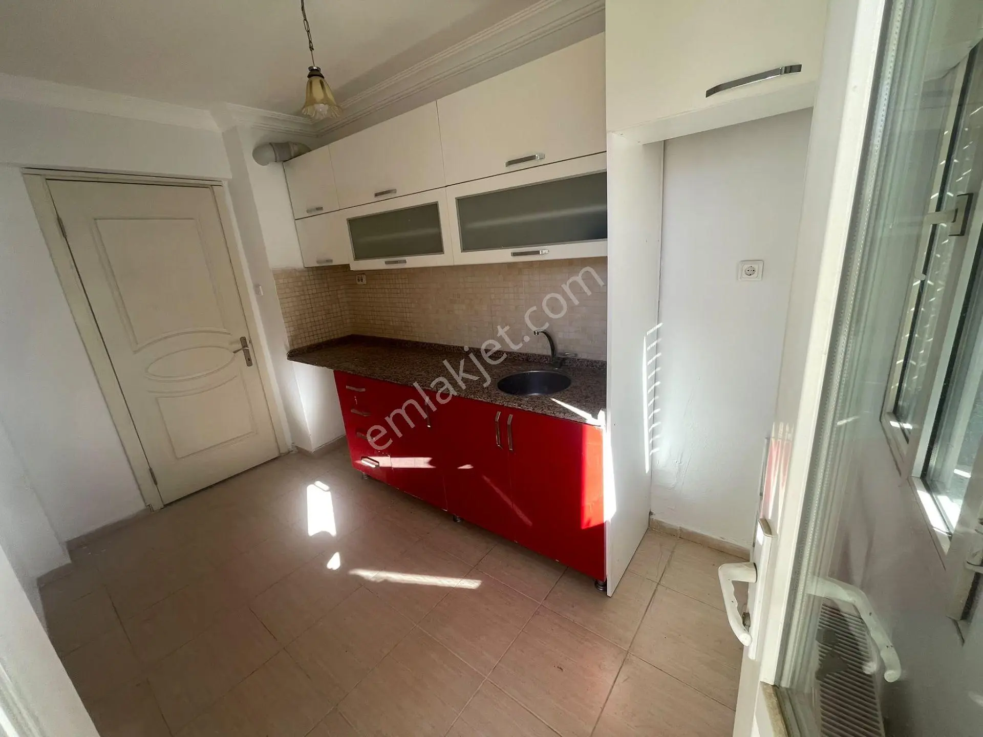 Ekonomi Üni Yakını 3+1 Jeotermal Isıtmalı Satılık Daire ! — fotoğraf 2