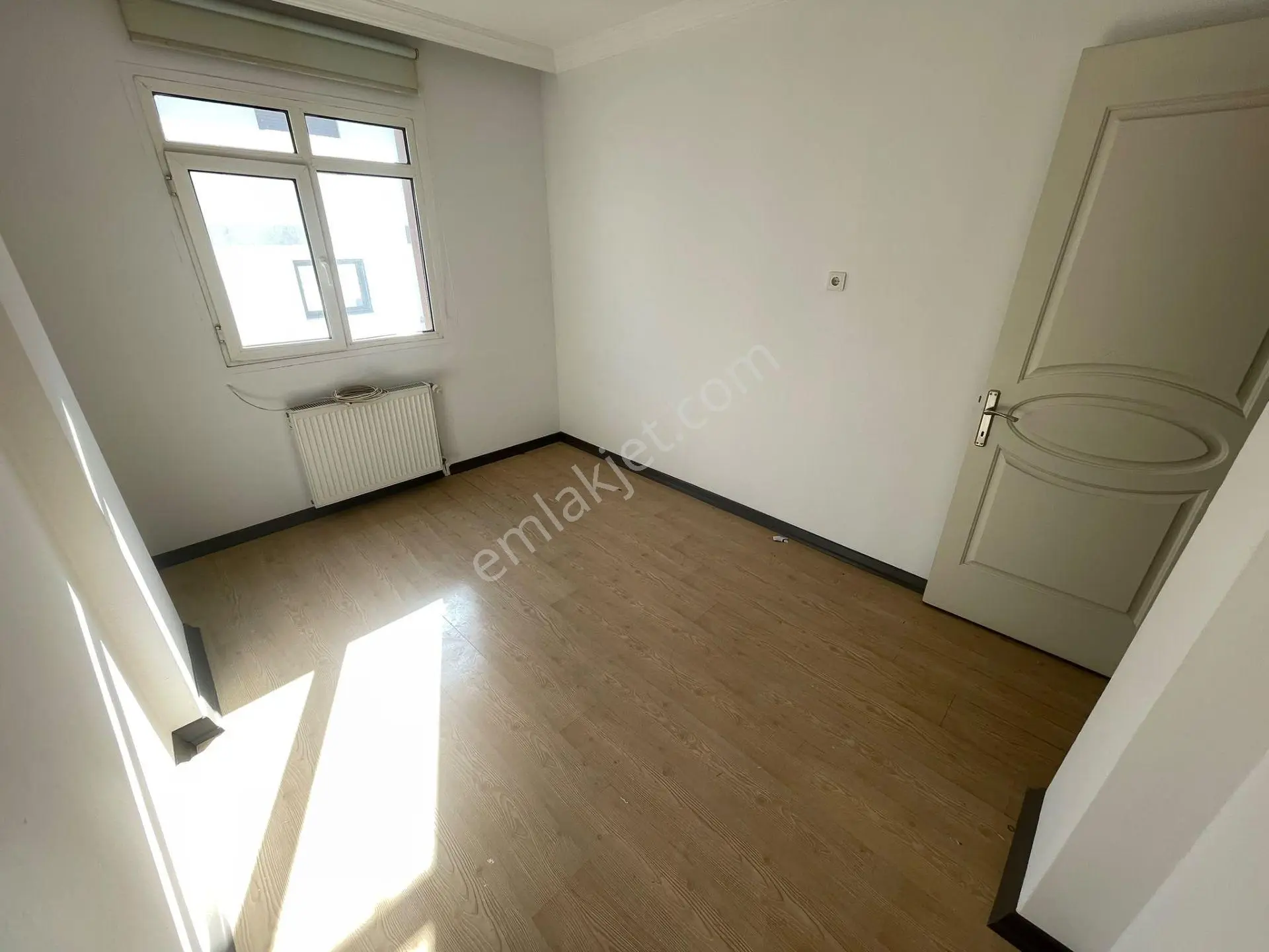 Ekonomi Üni Yakını 3+1 Jeotermal Isıtmalı Satılık Daire ! — fotoğraf 4