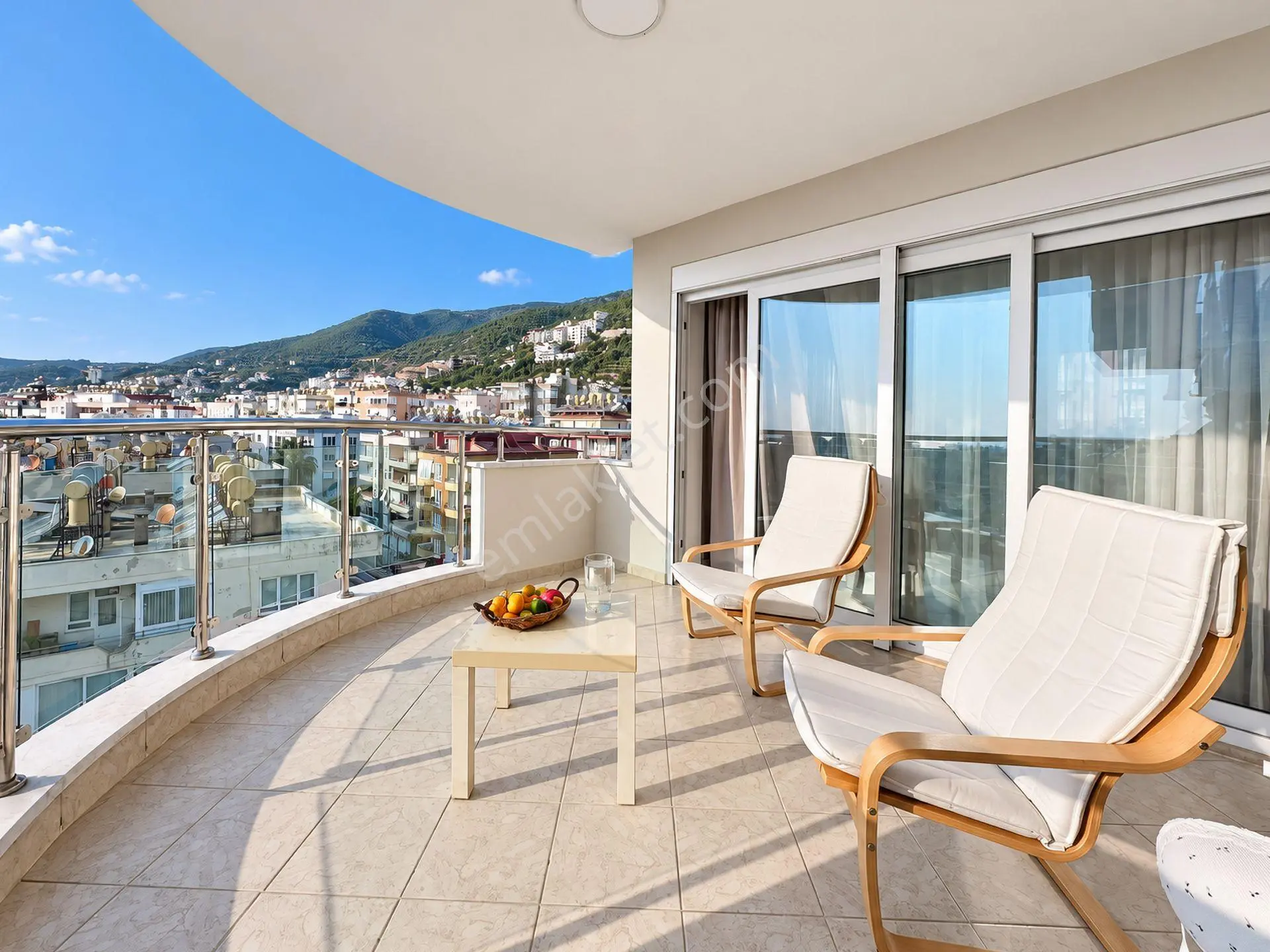 Alanya Kleopatra'Da Deniz Ve Dağ Manzaralı 2+1 Satılık Daire