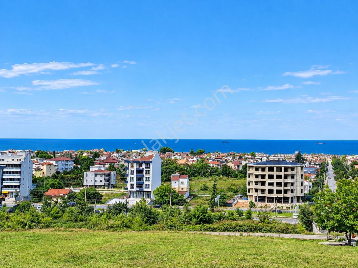 Köşe Parsel/deniz Manzaralı/konut İmar/satılık Arsa/remax Serhat — fotoğraf 2