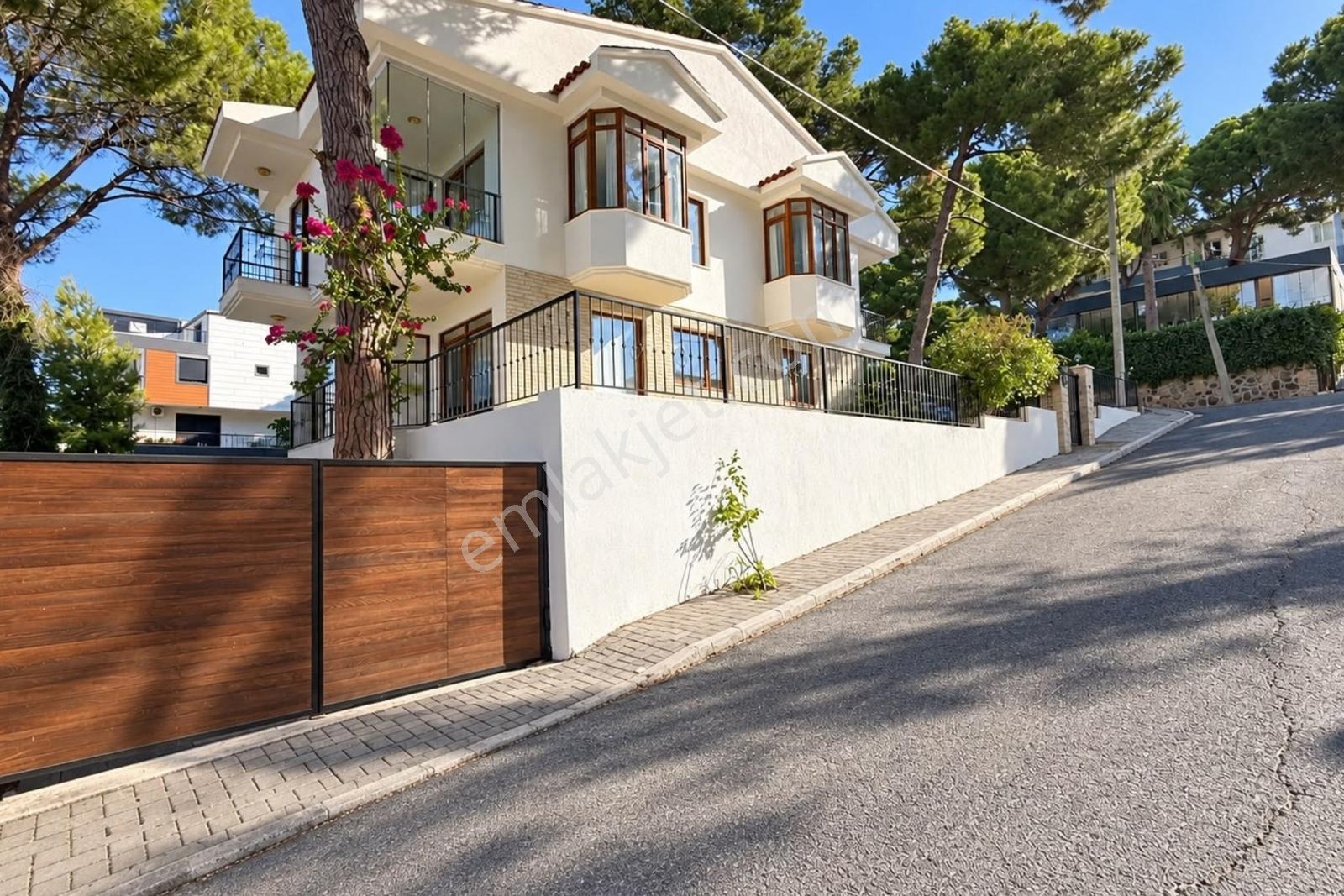 Deniz Manzaralı, Tam Müstakil 5+1 Villa — fotoğraf 3