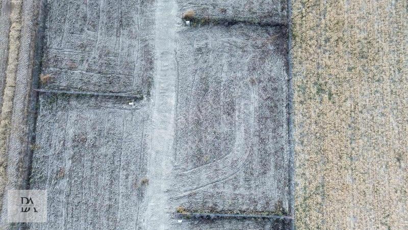 Köy İçi Her Parselde Elektrik Suyu Foseptik Çukuru Hazır 350 M2 — fotoğraf 6