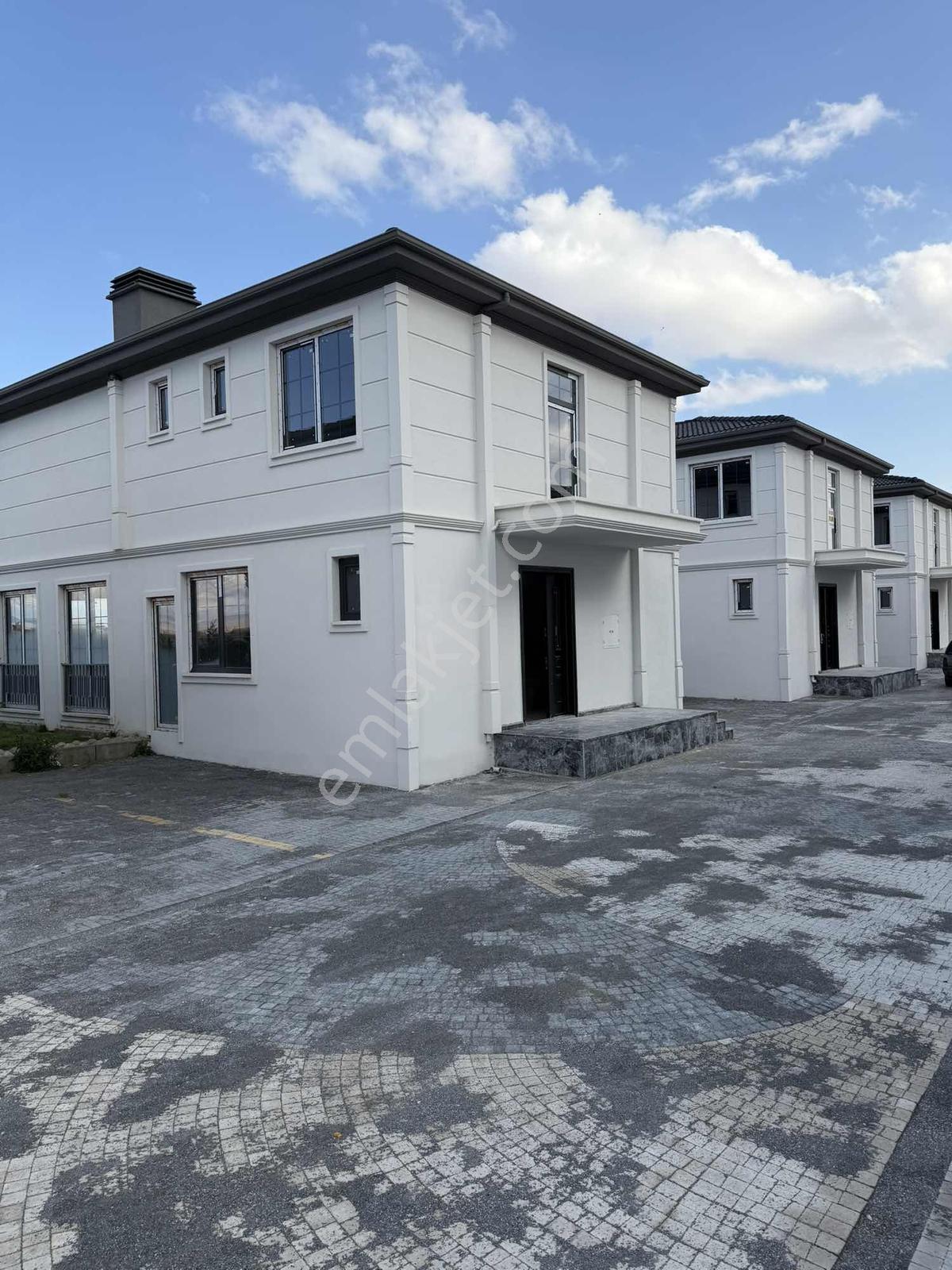 Otogar Bölgesinde 4+1 Nataman Villa
