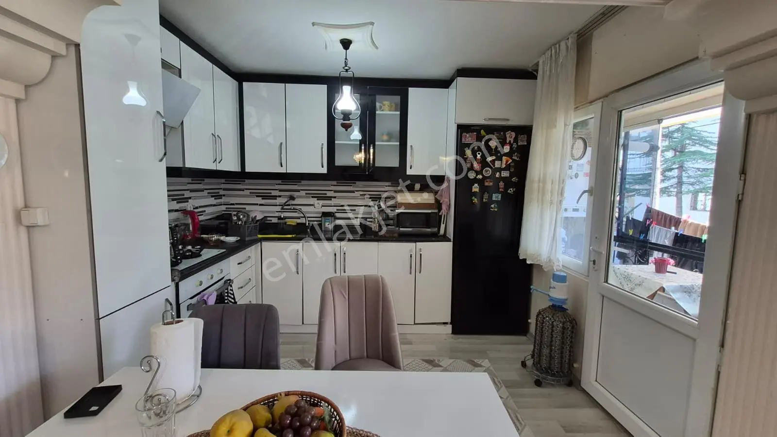 Metroya 10 Dk Yürüme Yüksek Giriş Altta Daire Var .. — fotoğraf 15