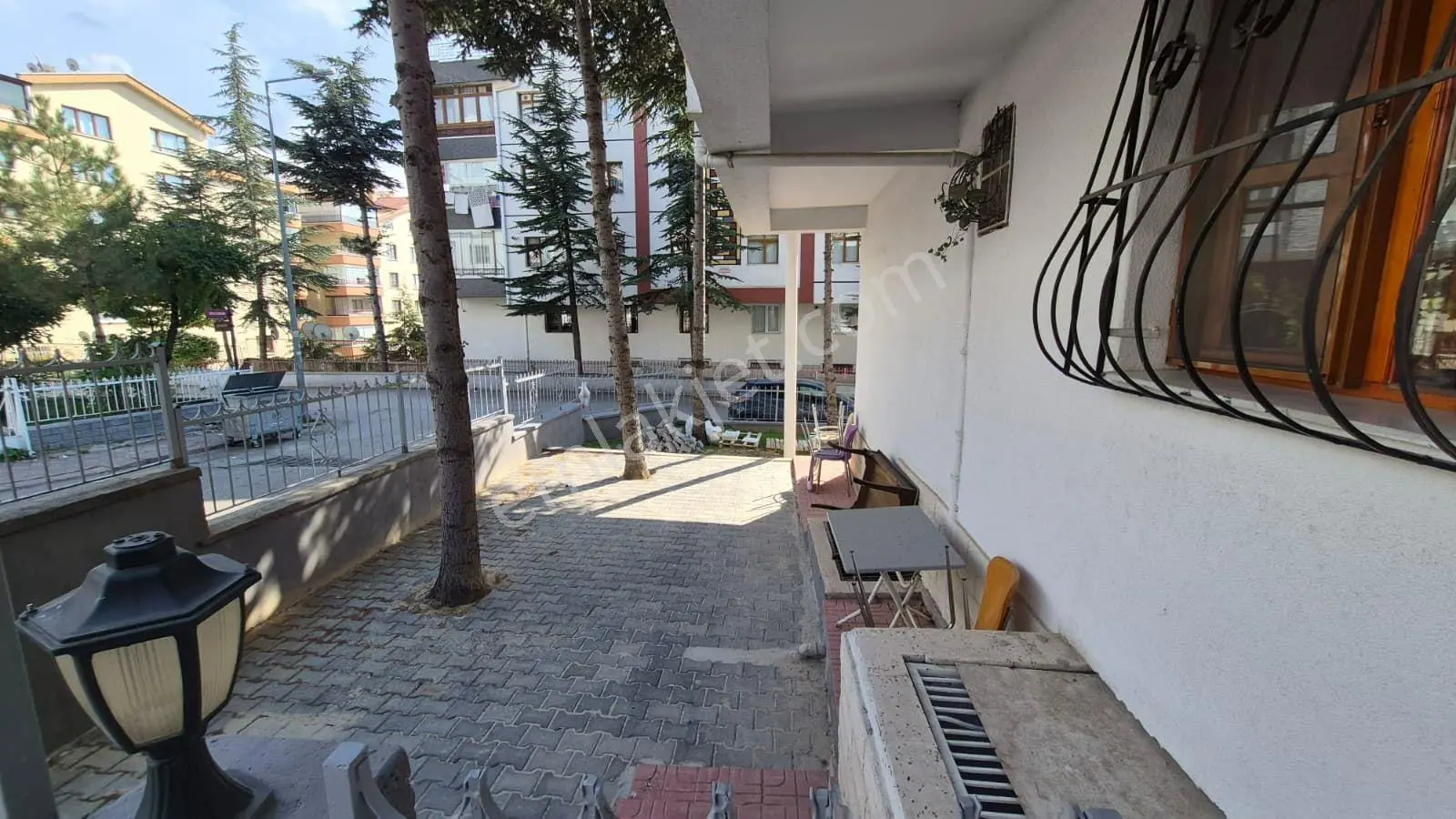 Metroya 10 Dk Yürüme Yüksek Giriş Altta Daire Var .. — fotoğraf 17