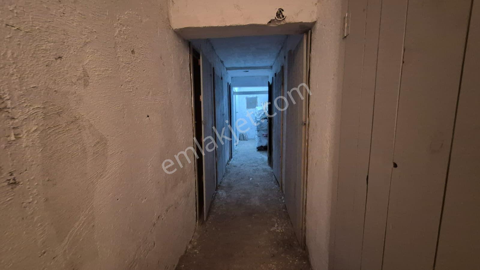 Metroya 10 Dk Yürüme Yüksek Giriş Altta Daire Var .. — fotoğraf 32