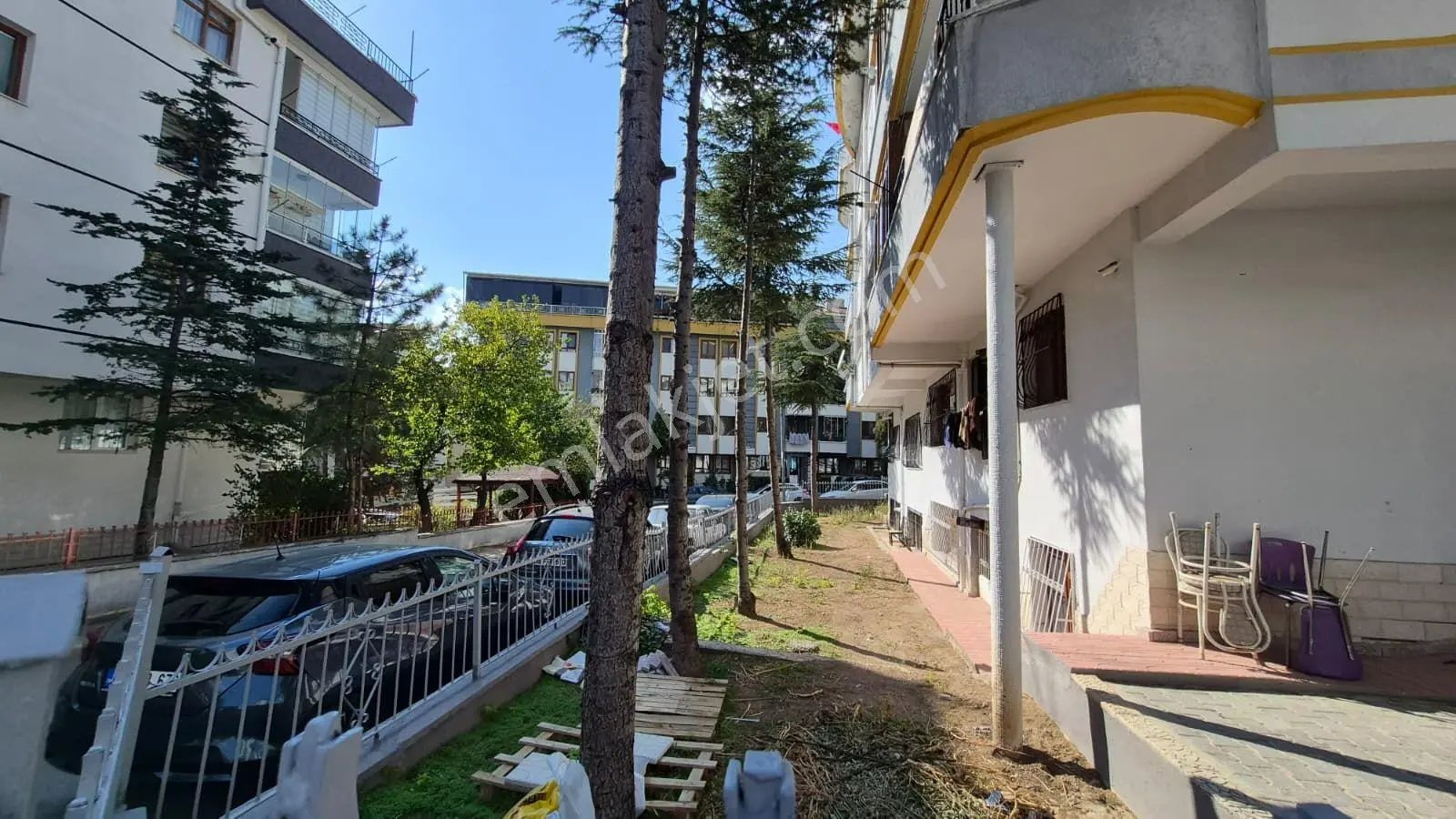 Metroya 10 Dk Yürüme Yüksek Giriş Altta Daire Var .. — fotoğraf 33