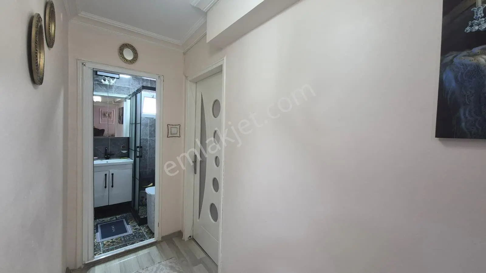 Metroya 10 Dk Yürüme Yüksek Giriş Altta Daire Var .. — fotoğraf 35