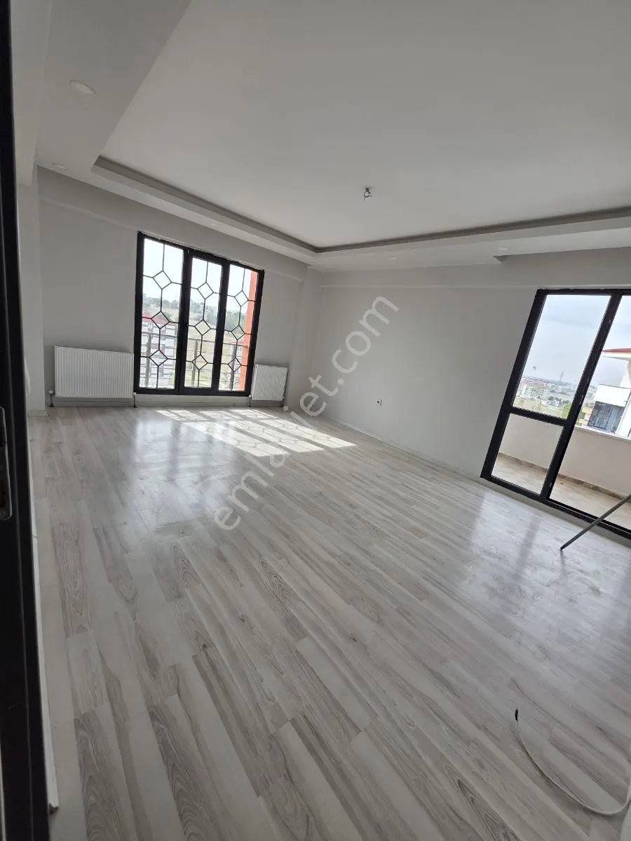 Çift Balkon Kızılpınar Atatürk Mahallesi 2+1 — fotoğraf 2