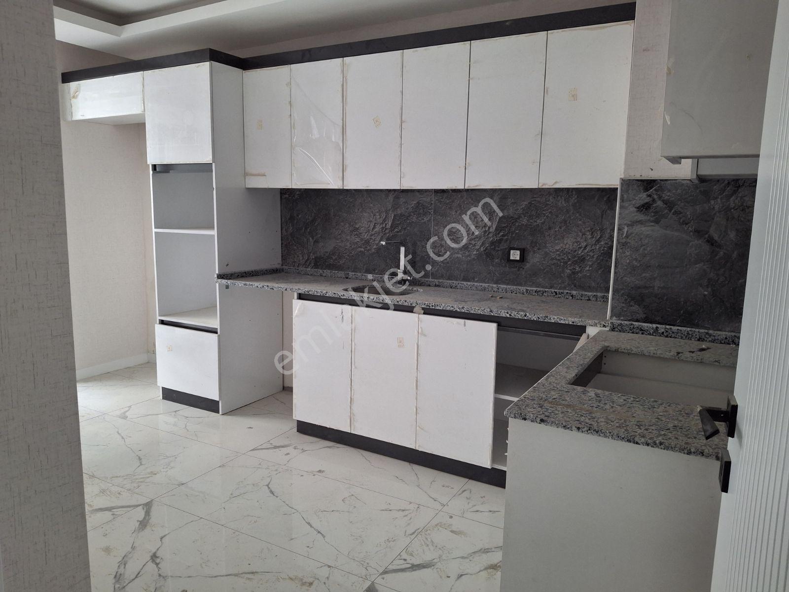 Karatay Çimenlik Mah Site İçerisinde 3+1 Arakat Satılık Daire
