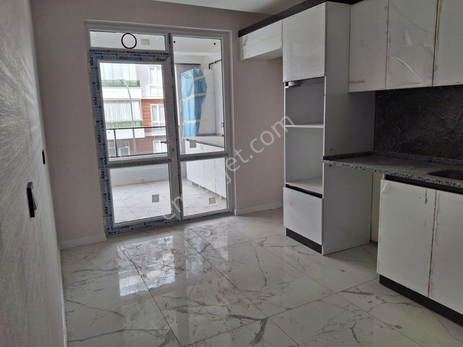 Karatay Çimenlik Mah Site İçerisinde 3+1 Arakat Satılık Daire — fotoğraf 3
