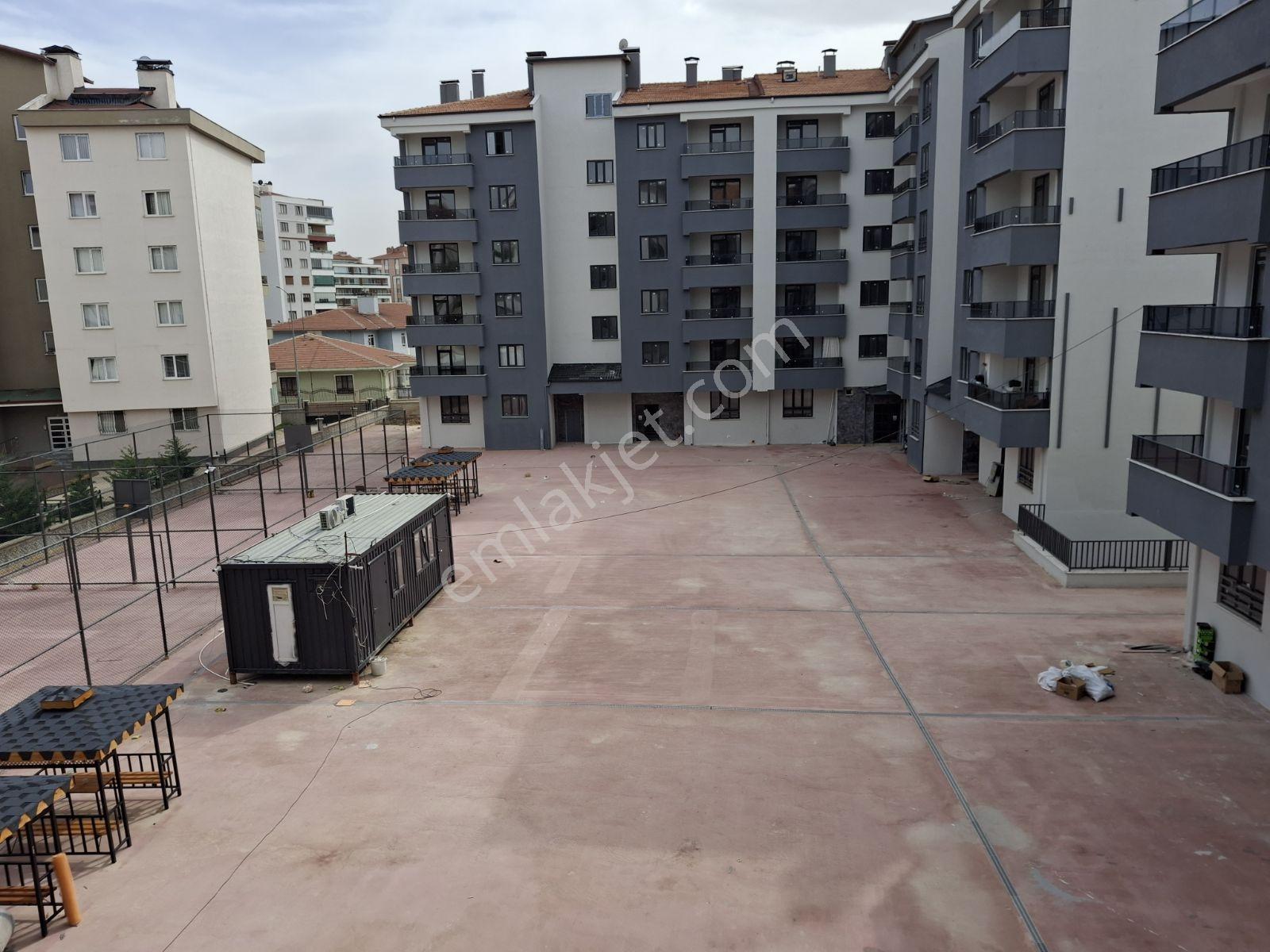 Karatay Çimenlik Mah Site İçerisinde 3+1 Arakat Satılık Daire — fotoğraf 22